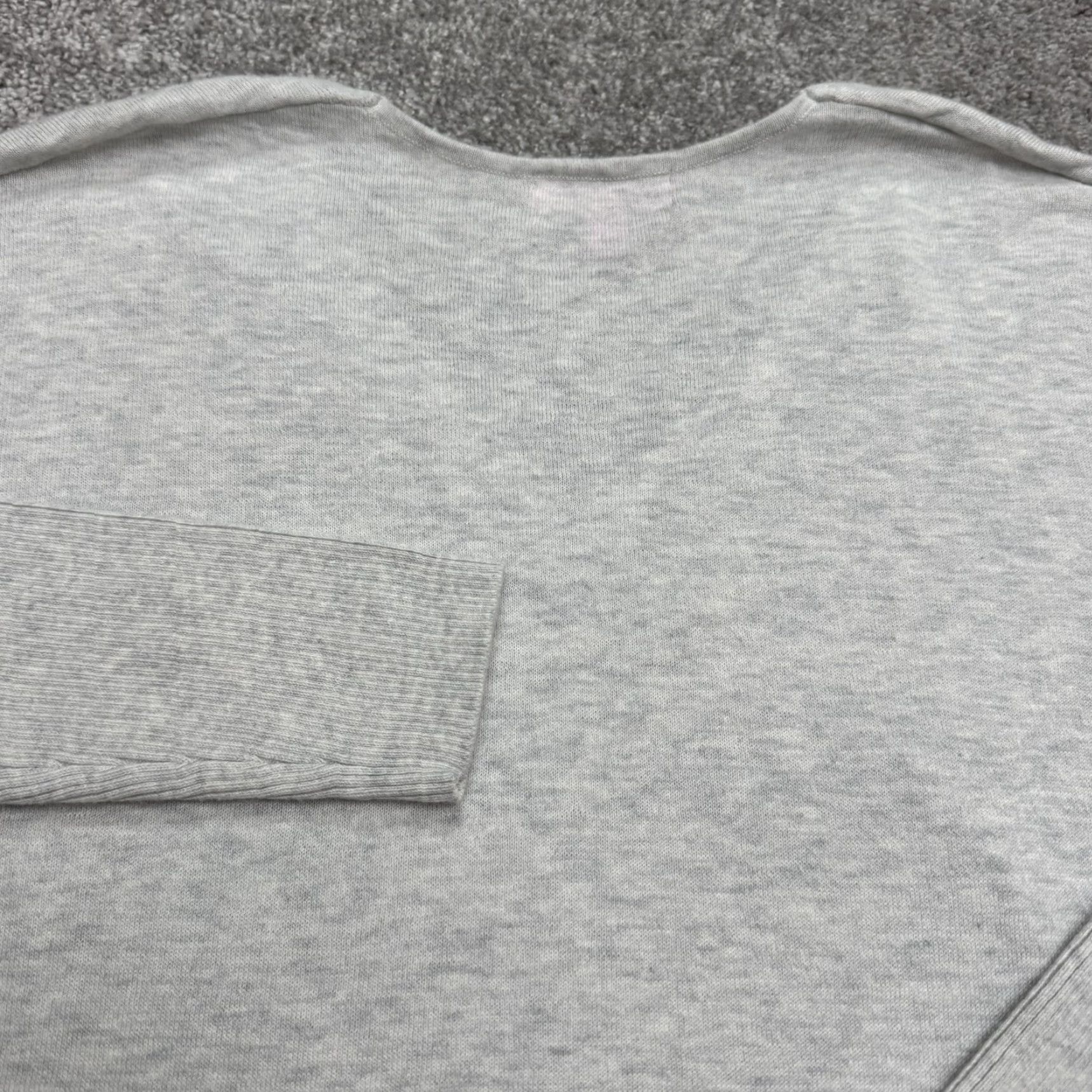 Lilly Pulitzer Lilly Pulitzer Pullover Sweater Womens Small Gray V-Neck Knit Casual Long Sleeve Size S / US 4 / IT 40 - 4 Thumbnail