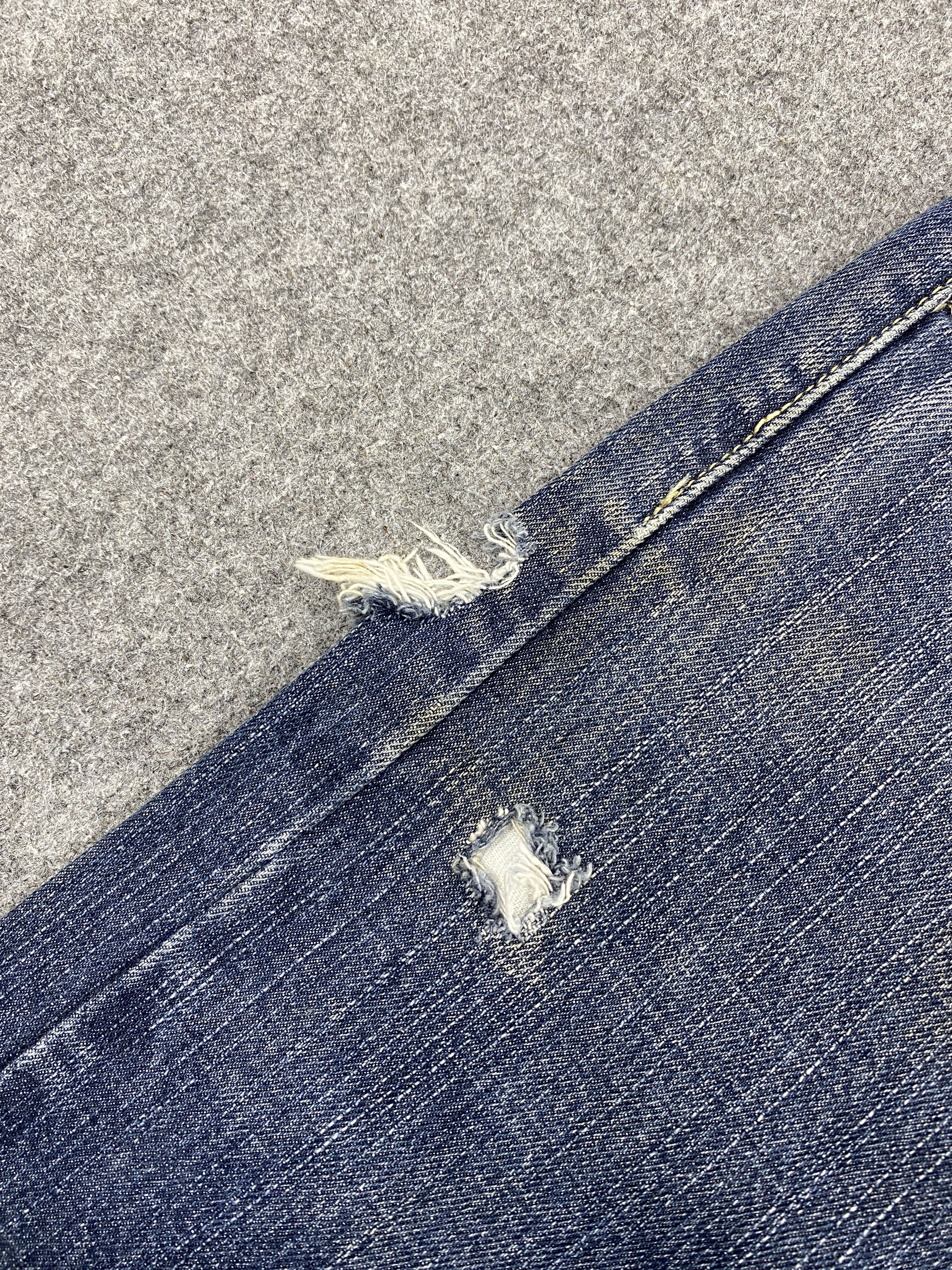 Levi's × Vintage Distressed Vintage Levi's 505 Blue Denim Jeans Size US 40 / EU 56 - 8 Thumbnail