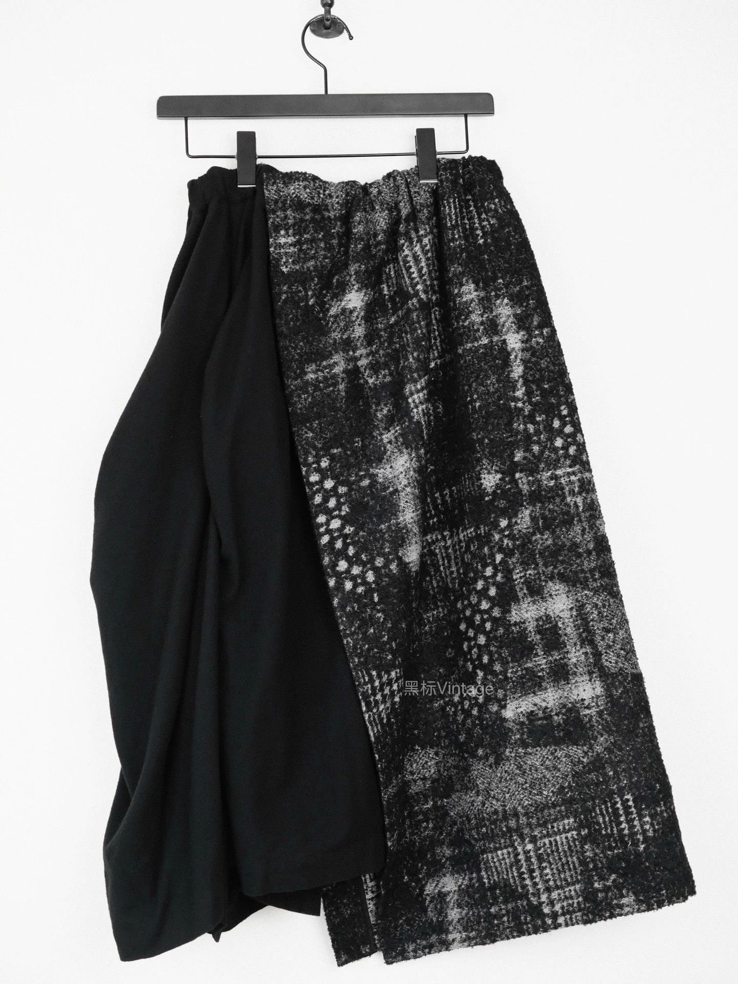 Yohji Yamamoto Yohji Yamamoto Vintage Asym Pleated Skirt Black Women Size 26" / US 2 / IT 38 - 4 Thumbnail