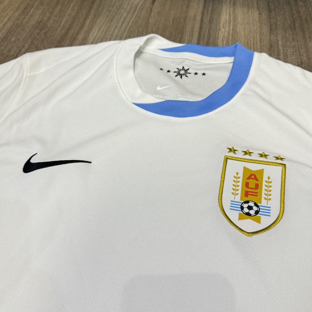 Nike Uruguay 24/25 away shirt (bnwt) Size US L / EU 52-54 / 3 - 3 Thumbnail