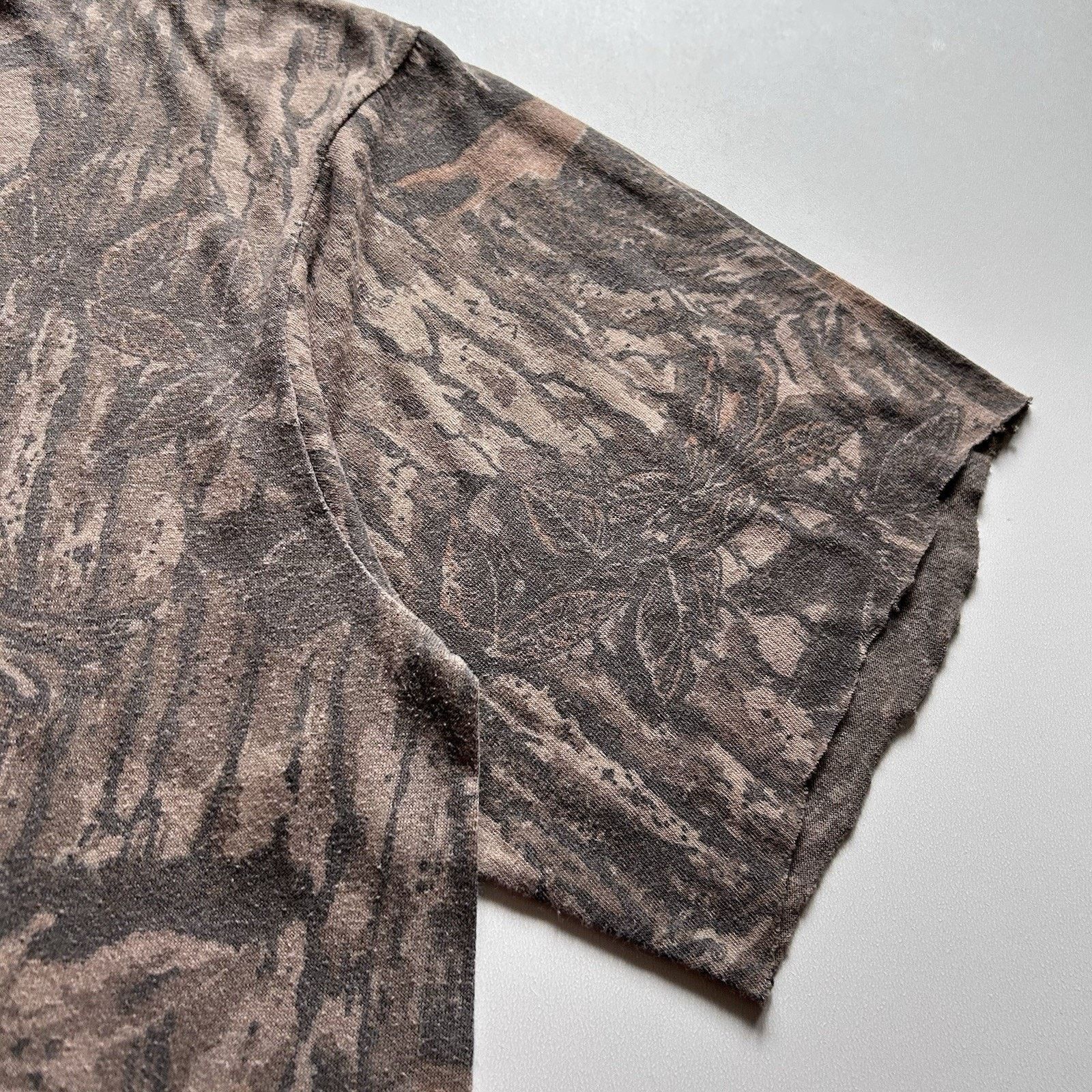 Realtree Vintage 90s Real Tree Camouflage Pocket T Shirt Large Boxy Size US L / EU 52-54 / 3 - 4 Thumbnail