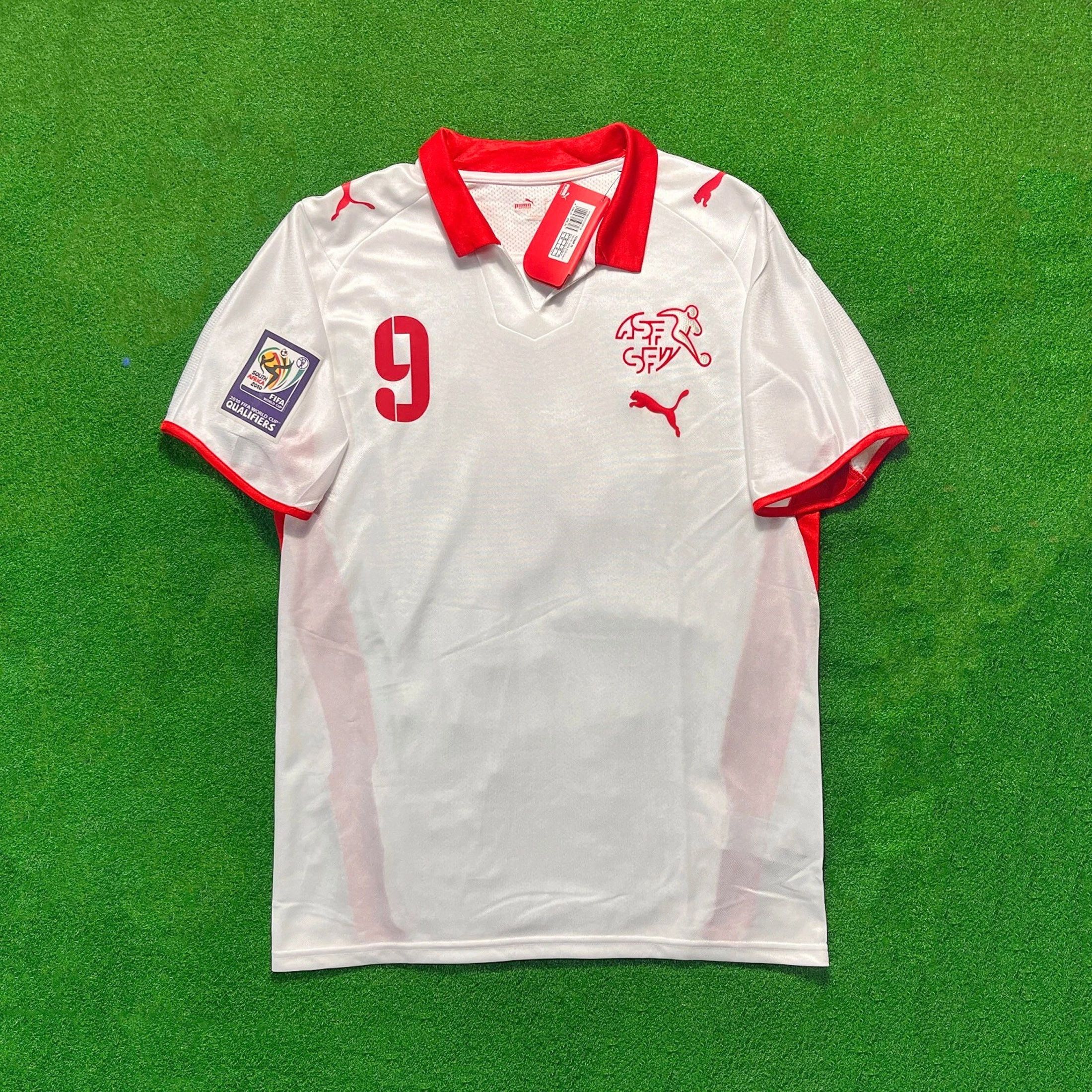 Puma 2008–10 Switzerland Away Alexander Frei Vintage Y2K Jersey Size US M / EU 48-50 / 2 - 2 Thumbnail