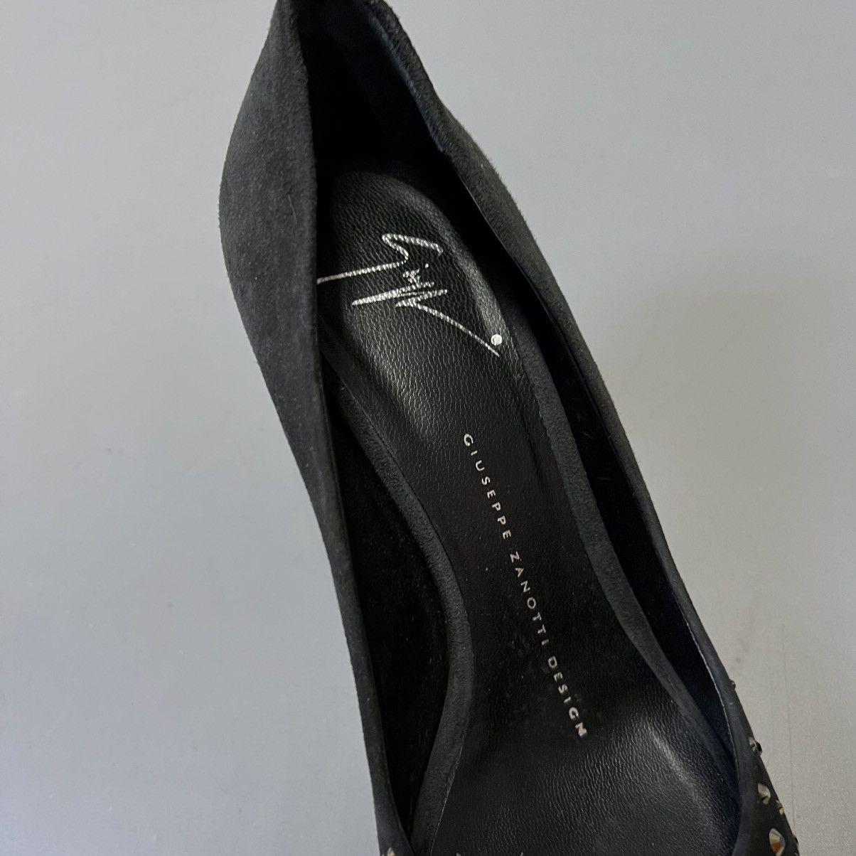 Giuseppe Zanotti Giuseppe Zanotti Black Suede Studded Pumps Size US 6.5 / IT 36.5 - 16 Thumbnail