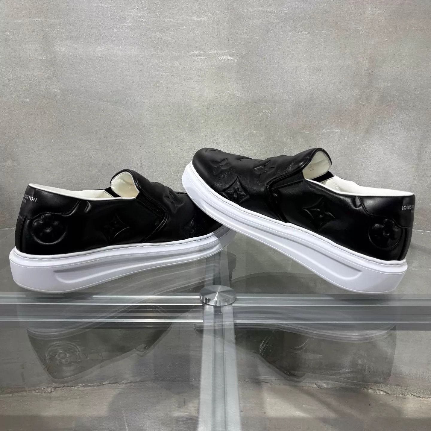 Louis Vuitton Beverly Hills black and white BNIB UK7.5/41.5