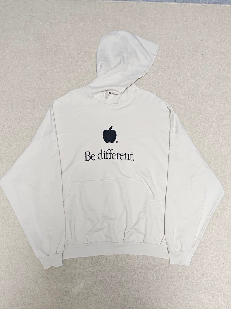 Balenciaga Balenciaga Fashion Show Apple Be Different Embroidered Hood Size US S / EU 44-46 / 1 - 1 Thumbnail