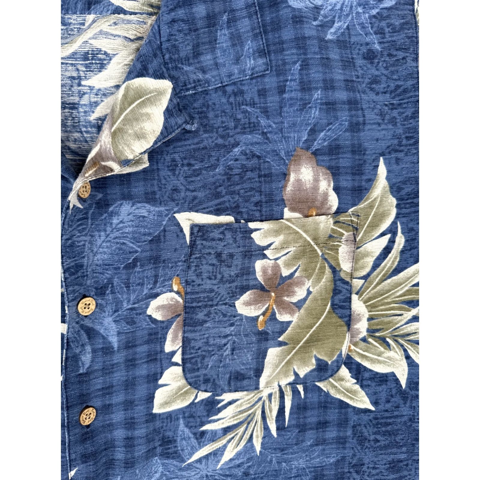 Vintage Batik Bay Shirt Men XL Blue Floral Silk Button-Up Hawaiian vacation resort Luau Aloha 100% Silk Batik Bay Mens Button-Up Shirt Size US XL / EU 56 / 4 - 6 Thumbnail