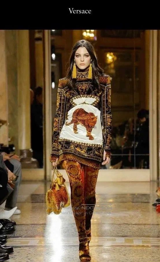 Versace Versace dress Size M / US 6-8 / IT 42-44 - 1 Thumbnail