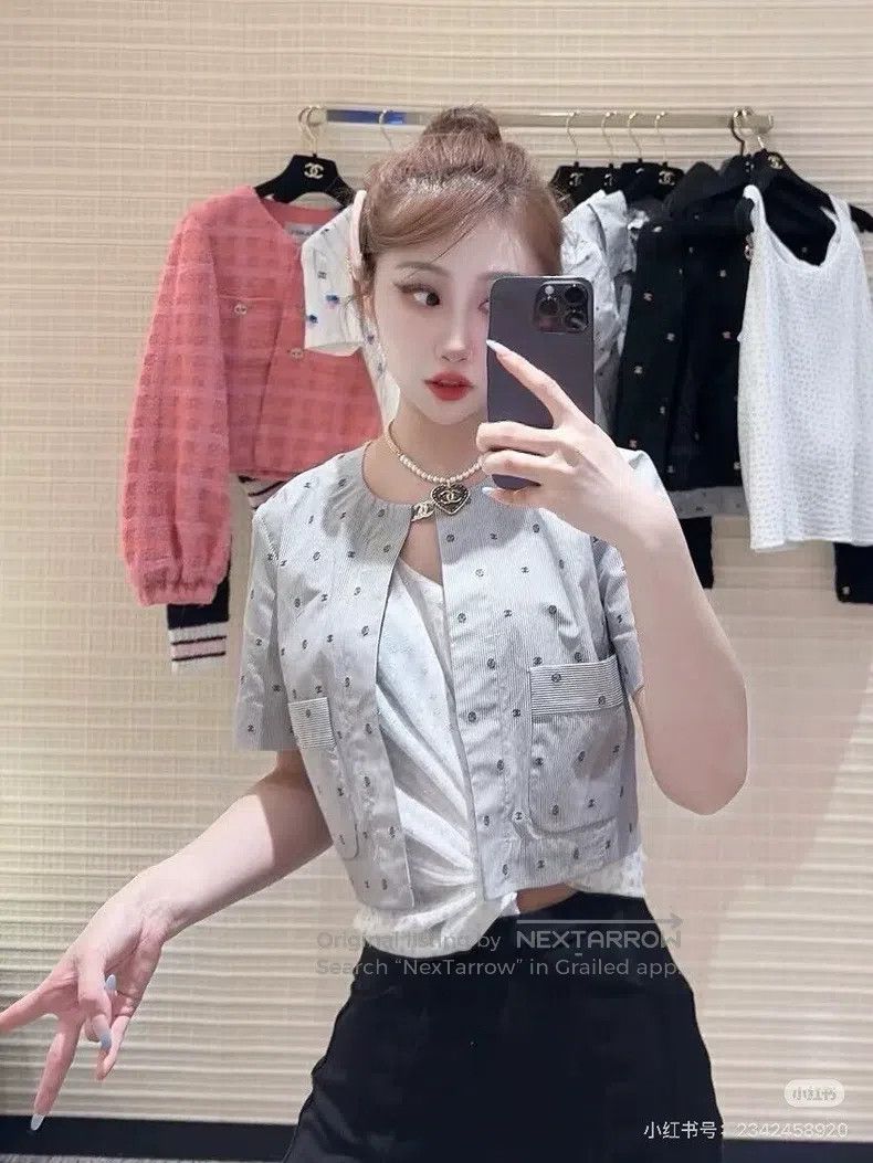 Chanel Chanel 24p small grey shirt Size XS / US 0-2 / IT 36-38 - 5 Thumbnail