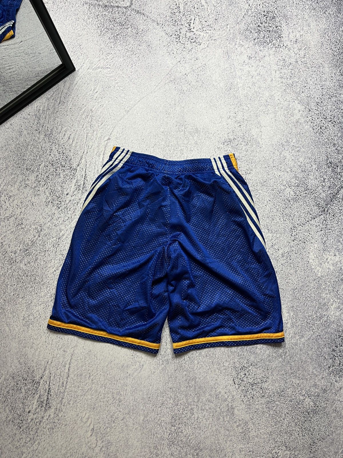 Adidas × NBA × Vintage Vintage Adidas Golden State Warriors NBA Shorts Size US 32 / EU 48 - 5 Thumbnail
