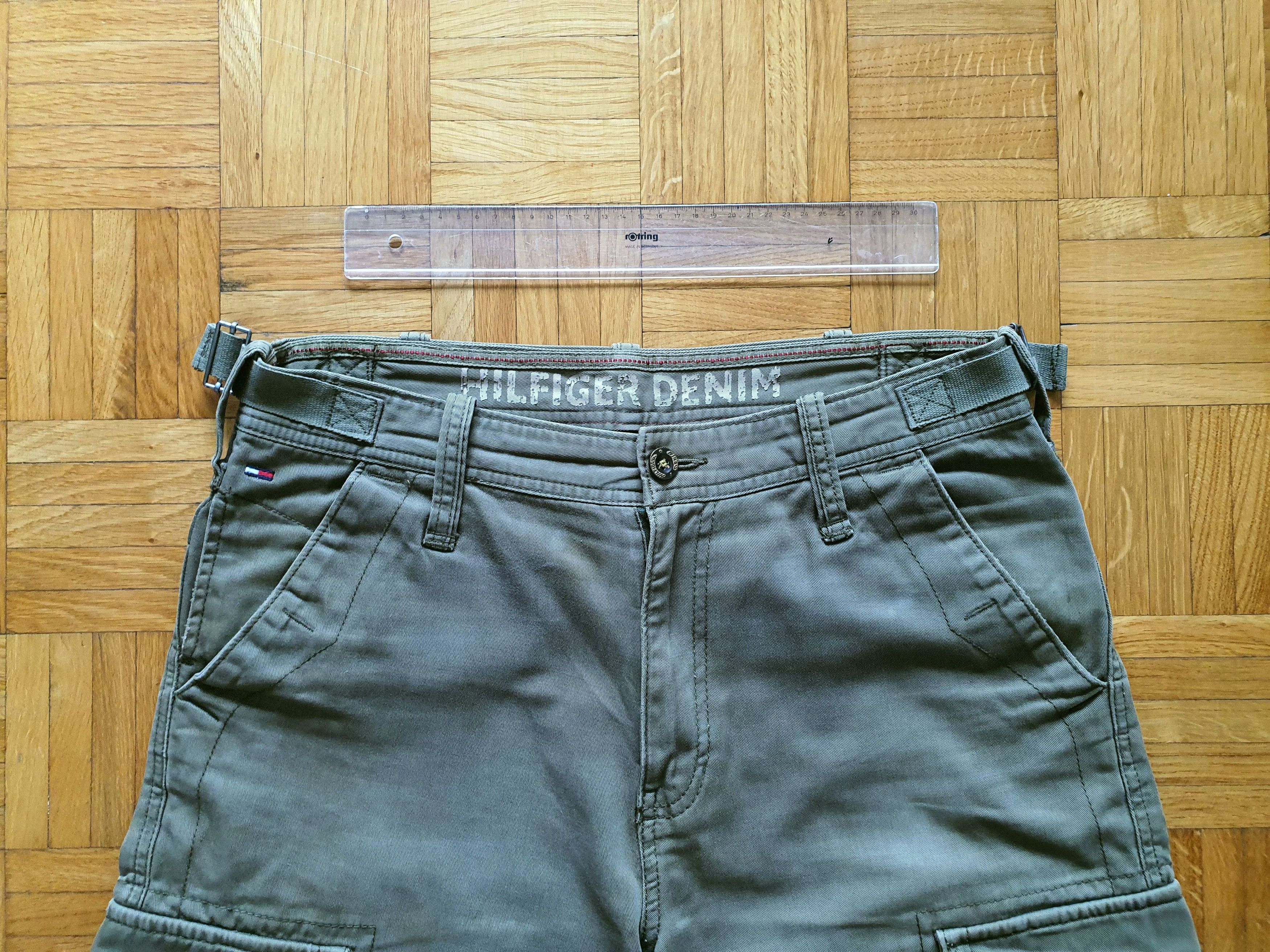 Tommy Hilfiger Hilfiger Denim - Vintage (00s) Olive Green Cargo Shorts Size US 31 - 3 Thumbnail