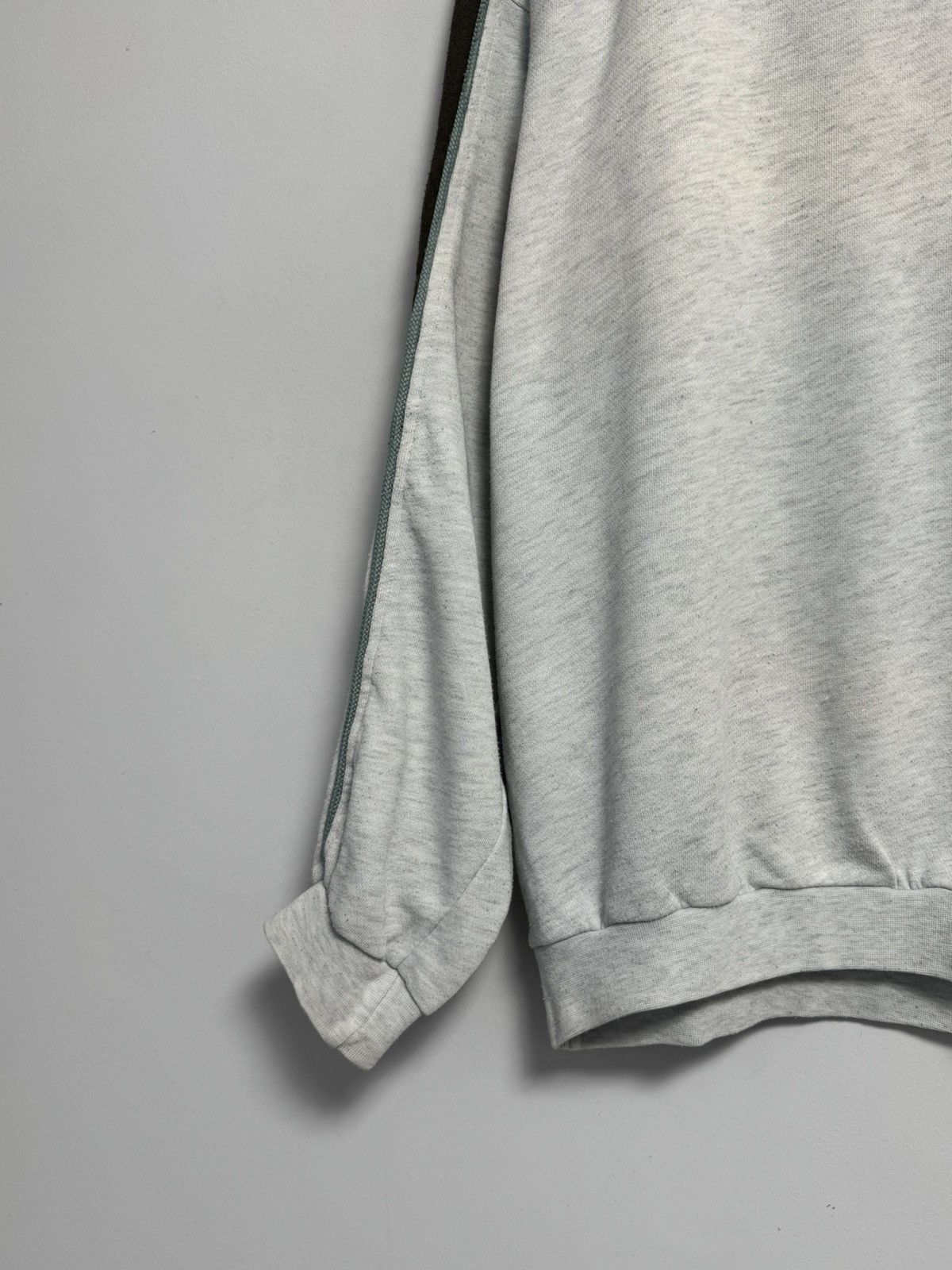Nike Vintage Nike Sweatshirt Y2K Logo Pullover 90s Style Size US M / EU 48-50 / 2 - 4 Thumbnail