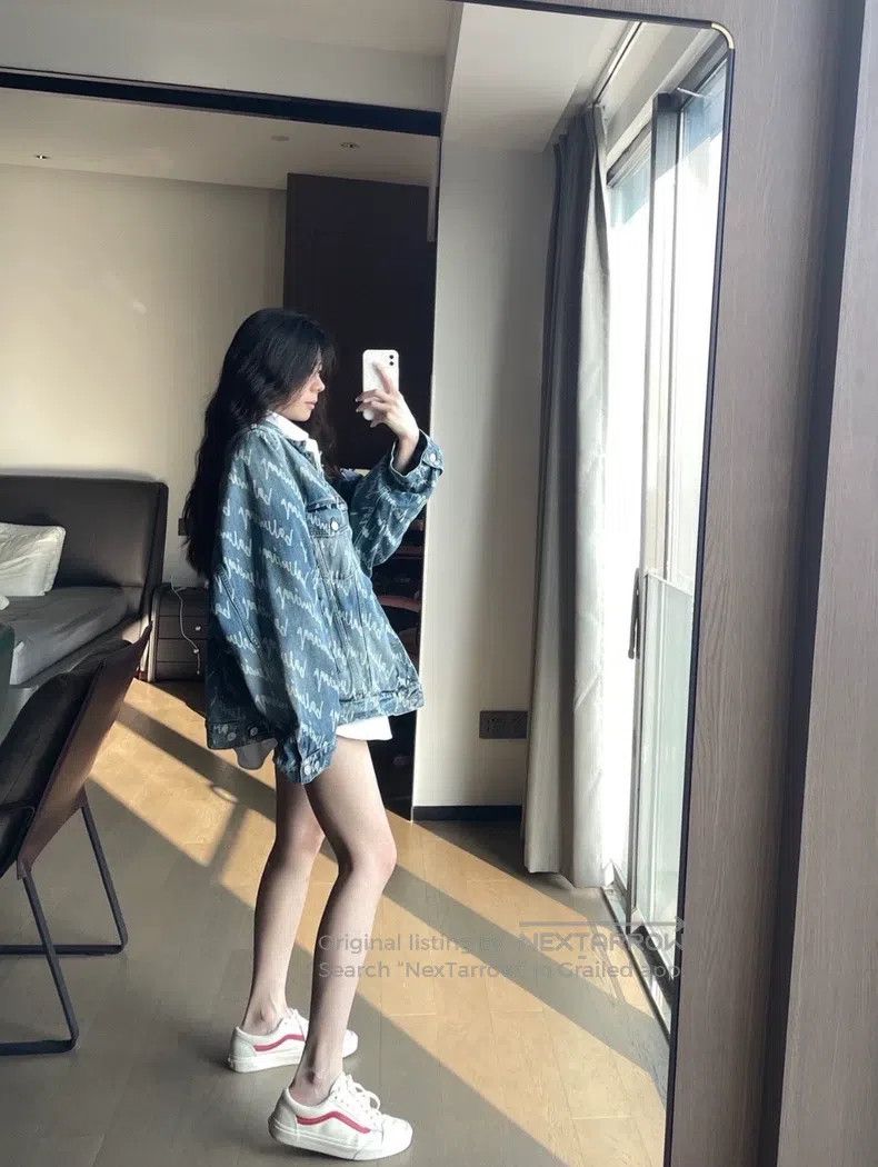 Balenciaga Balenciaga Letter Logo Embossed Denim Jacket Size XS / US 0-2 / IT 36-38 - 1 Thumbnail