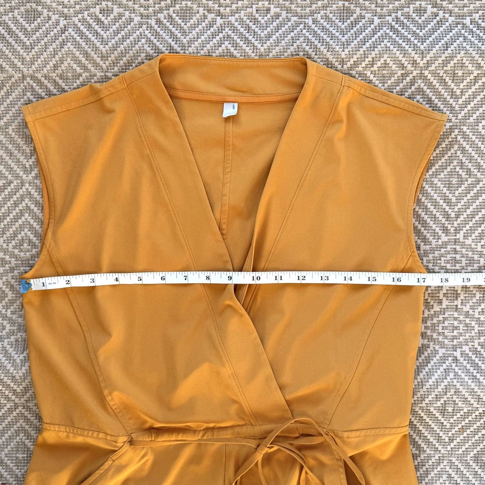 Athleta Athleta Romper Womens Small Yellow Sleeveless Wrap V-Neck Tie Waist Playsuit Size 28" / US 6 / IT 42 - 5 Thumbnail