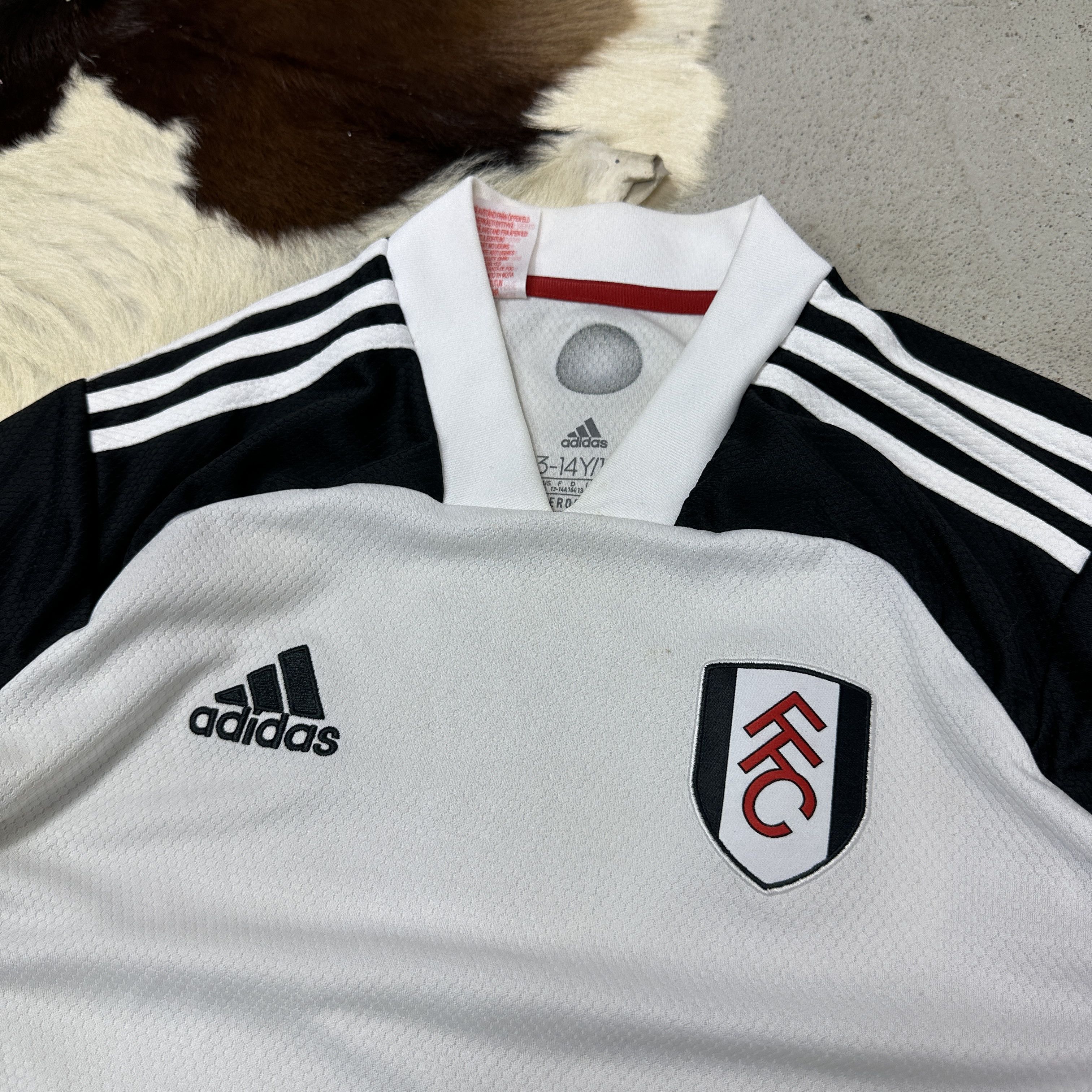 Adidas Vintage Sporty Adidas Fulham FC 20/21 Jersey Y2K Size US S / EU 44-46 / 1 - 2 Thumbnail