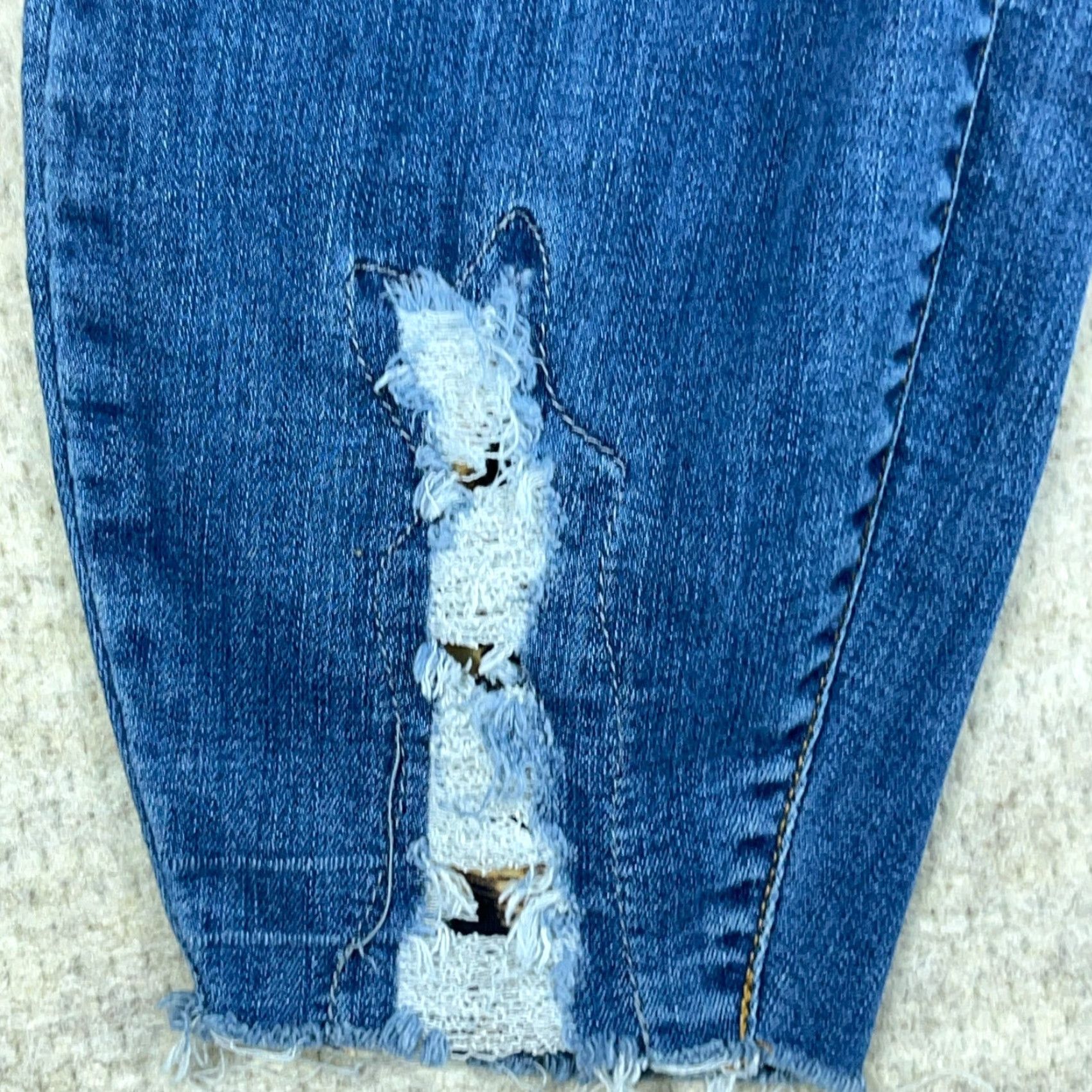 Vintage Judy Blue Jeans Women 18W Skinny Fit Med Wash Faded Stretch Distressed Plus Jeans Size 40" / US 18 - 7 Thumbnail