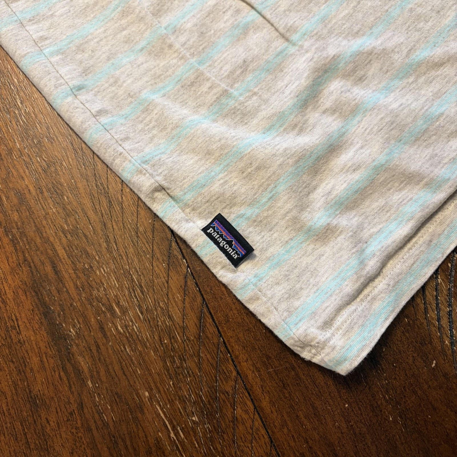 Patagonia Patagonia Mens S Gray Stripe Organic Cotton Pocket T-Shirt Size US S / EU 44-46 / 1 - 10 Thumbnail