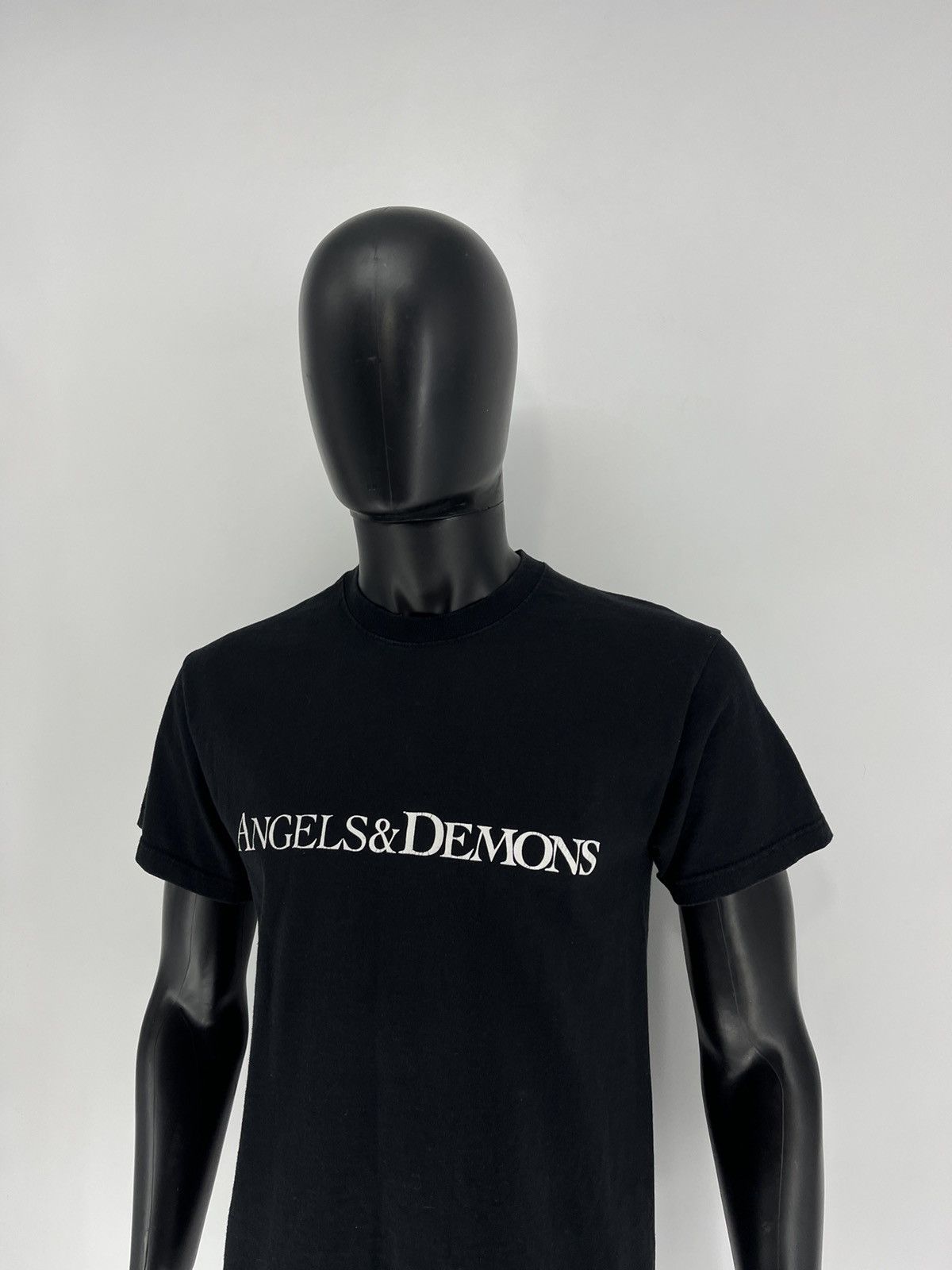 Vintage Vintage Angels And Demons Movie Graphic Tee Tom Hanks Rare Size US M / EU 48-50 / 2 - 5 Thumbnail