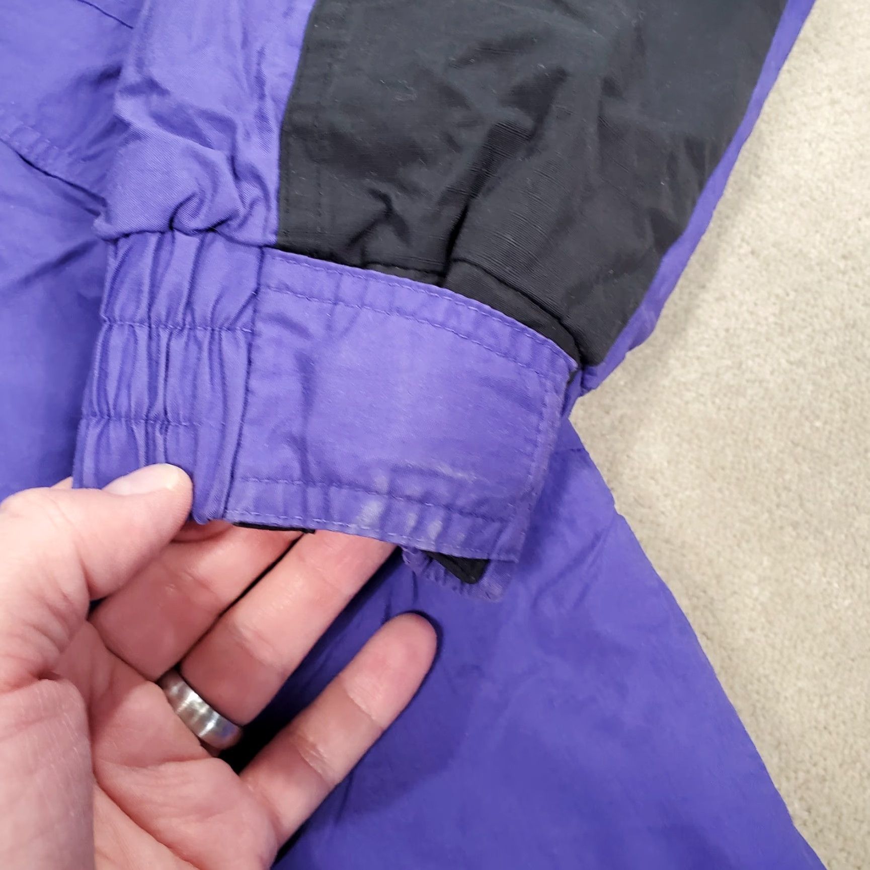 Helly Hansen VINTAGE Helly Hansen Jacket Womens M Purple Black Helly Tech Coat Hooded Ski Winter 90s Outdoor Size M / US 6-8 / IT 42-44 - 4 Thumbnail