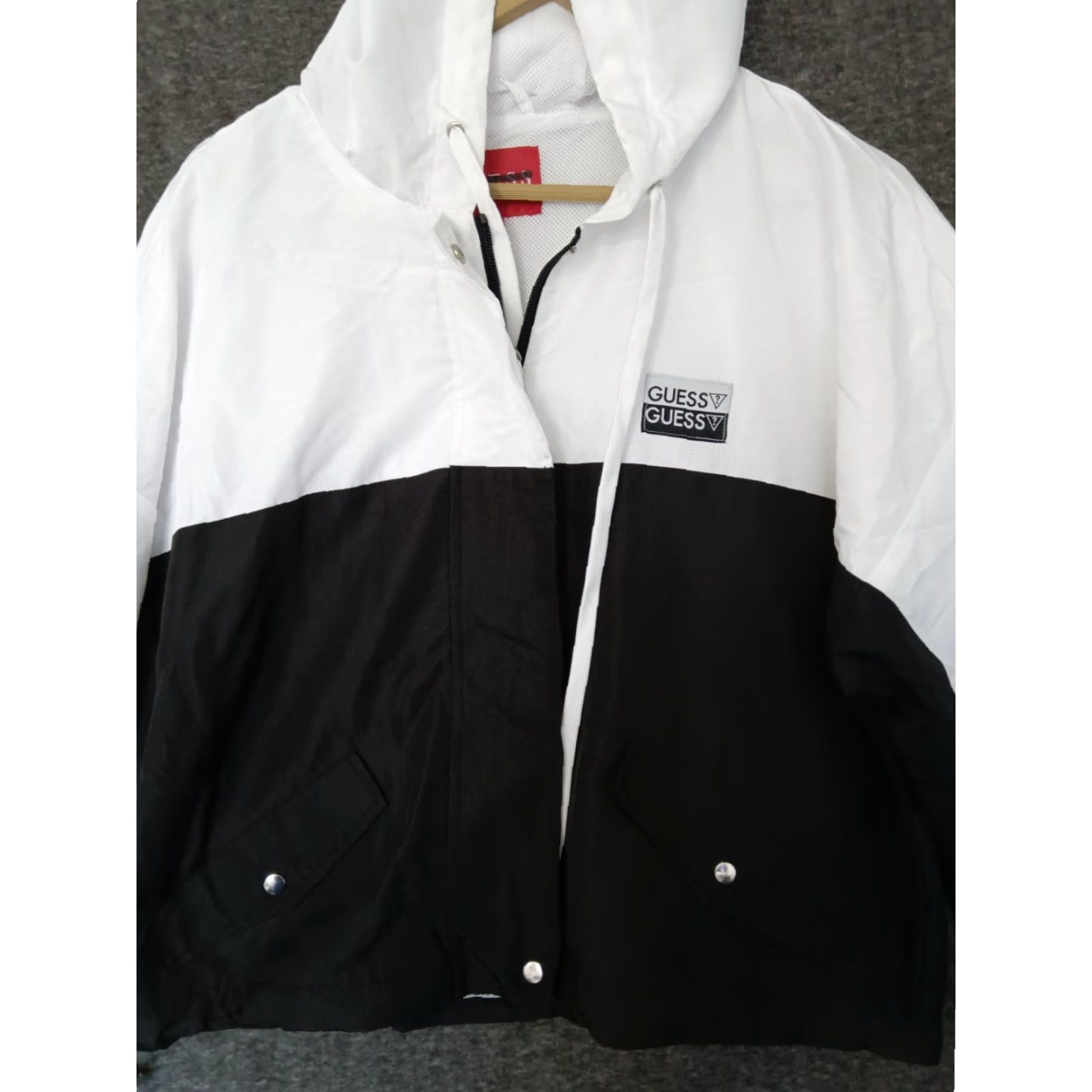 Guess Guess Windbreaker Cropped Hooded Colorblock Black White Size M Size M / US 6-8 / IT 42-44 - 3 Thumbnail