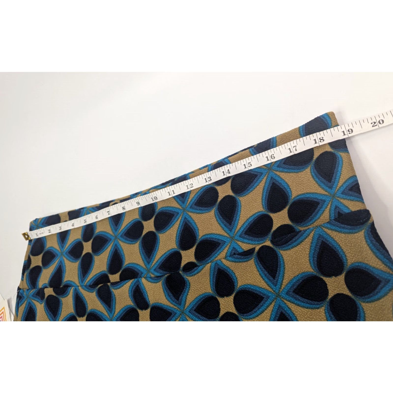 Vintage VINTAGE/NWT LuLaRoe Cassie Pull-On Midi Skirt Geometrical Print 3XL Green Knit Polyester Spandex Women Skirt Midi Plus Size Country Vietnam Size 40" / US 18 - 4 Thumbnail