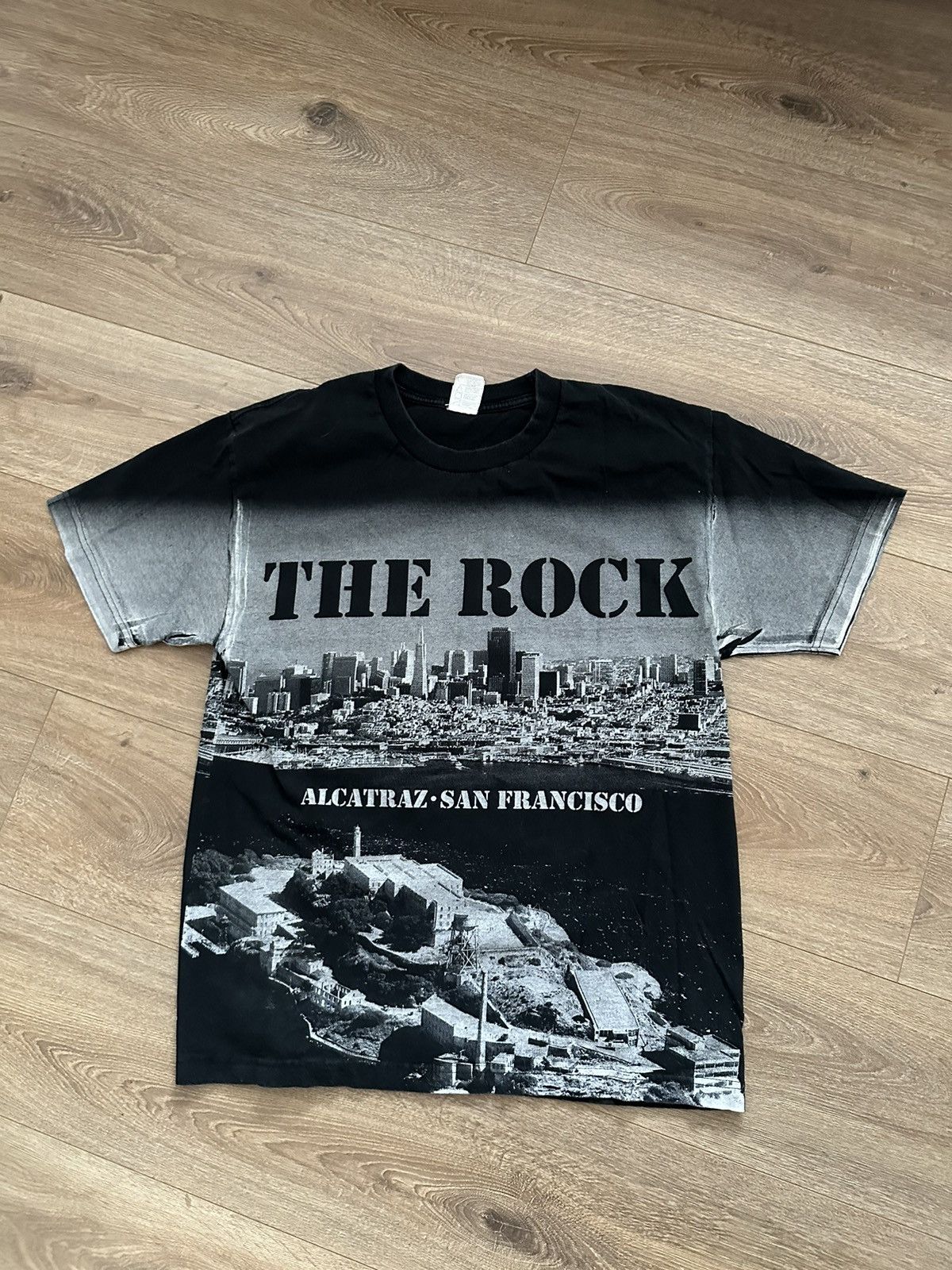 Band Tees 🔥VINTAGE THE ROCK ALCATRAZ AOP OVER PRINTED T-SHIRT🔥 Size US L / EU 52-54 / 3 - 1 Thumbnail