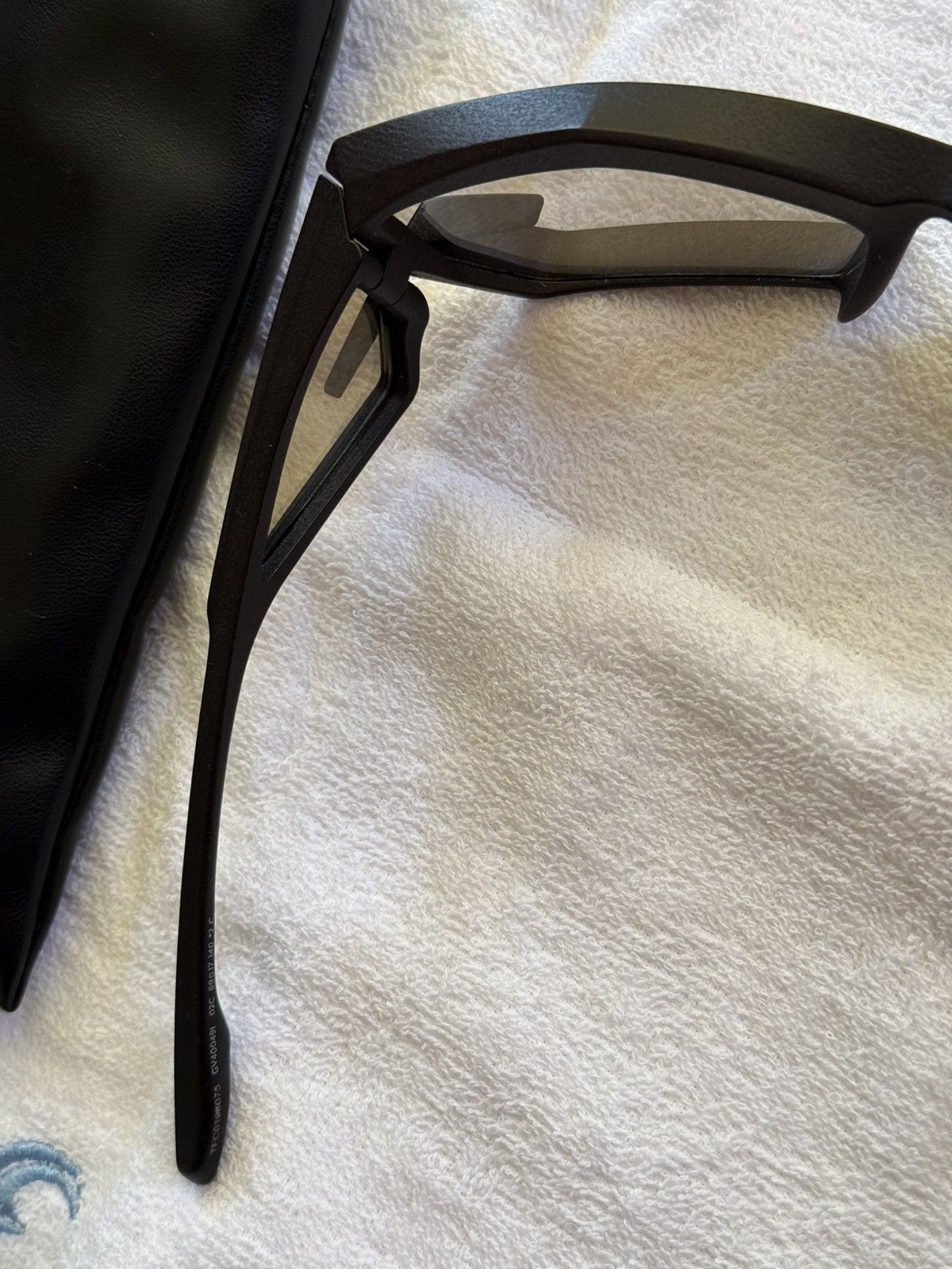 Givenchy Givenchy Giv Cut Geometric Sunglasses Black Silver GV40049I Size ONE SIZE - 11 Thumbnail