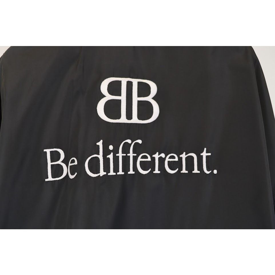 Balenciaga o1rshd1 BB Be Different Short Windbreaker in Black Size US XXL / EU 58 / 5 - 14 Thumbnail