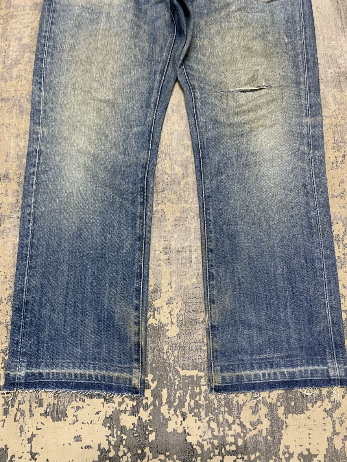 Uniqlo GRUNGE Vtg Uniqlo Rusty Distress Regular Fit Straight Co Size US 36 / EU 52 - 5 Thumbnail