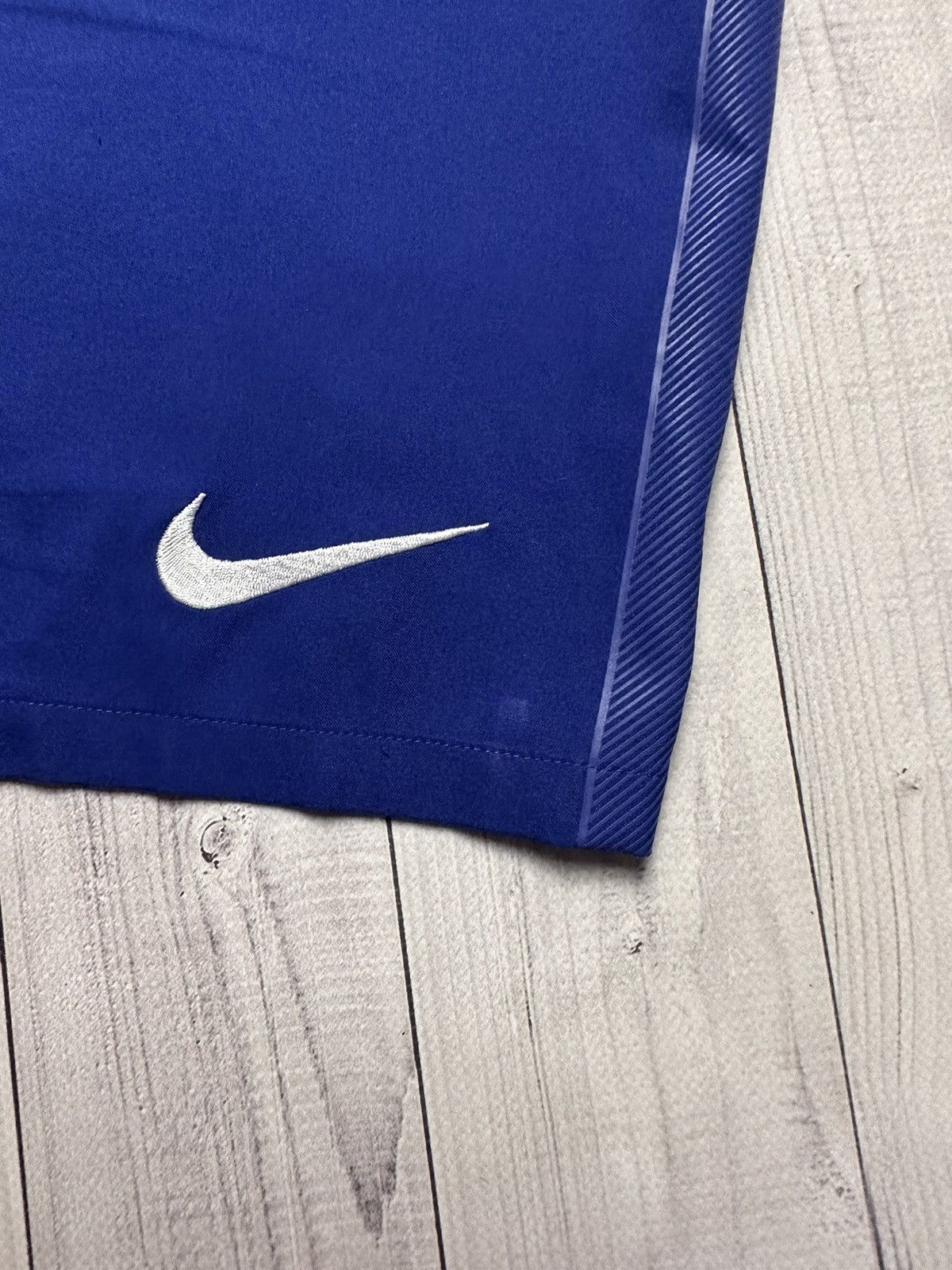 Nike × Vintage Vintage Nike Manchester United soccer shorts logo blue Size US 36 / EU 52 - 4 Thumbnail