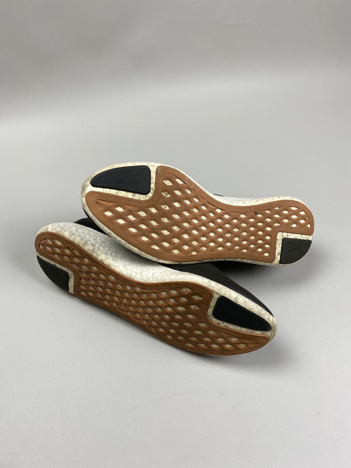 Yohji Yamamoto Y-3 Yohji Run Adidas Yohji Yamamoto men’s sneakers shoes Size US 8.5 / EU 41-42 - 10 Thumbnail