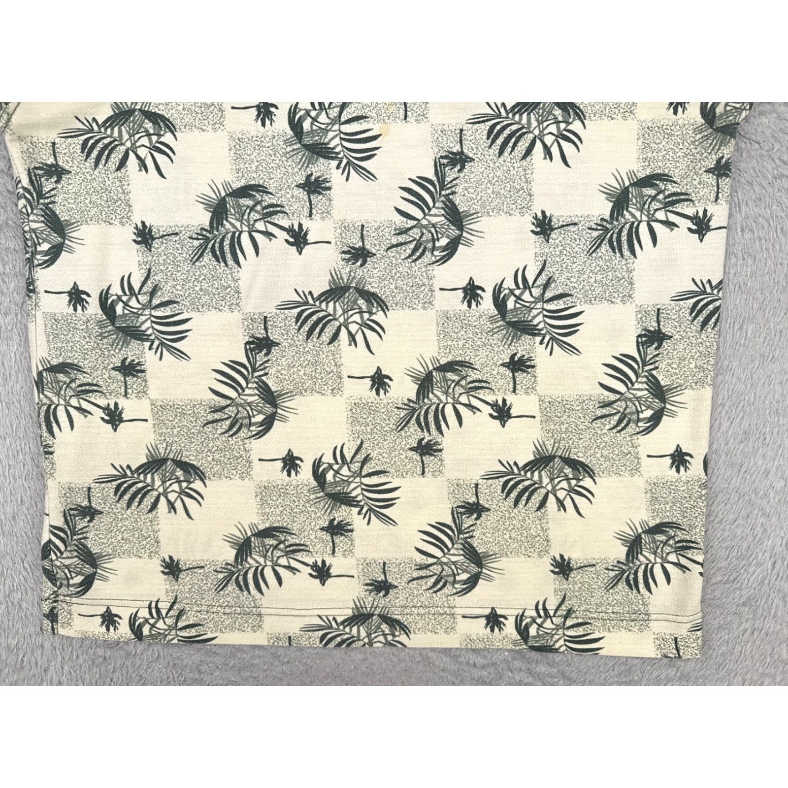 Bugle Boy VINTAGE Bugle Boy Polo Shirt Adult XL Ivory Green Palm Check Poly READ Polo Shirt Adult XL Green Ivory Palm Check Bugle Boy Polo Shirt Size US XL / EU 56 / 4 - 5 Thumbnail