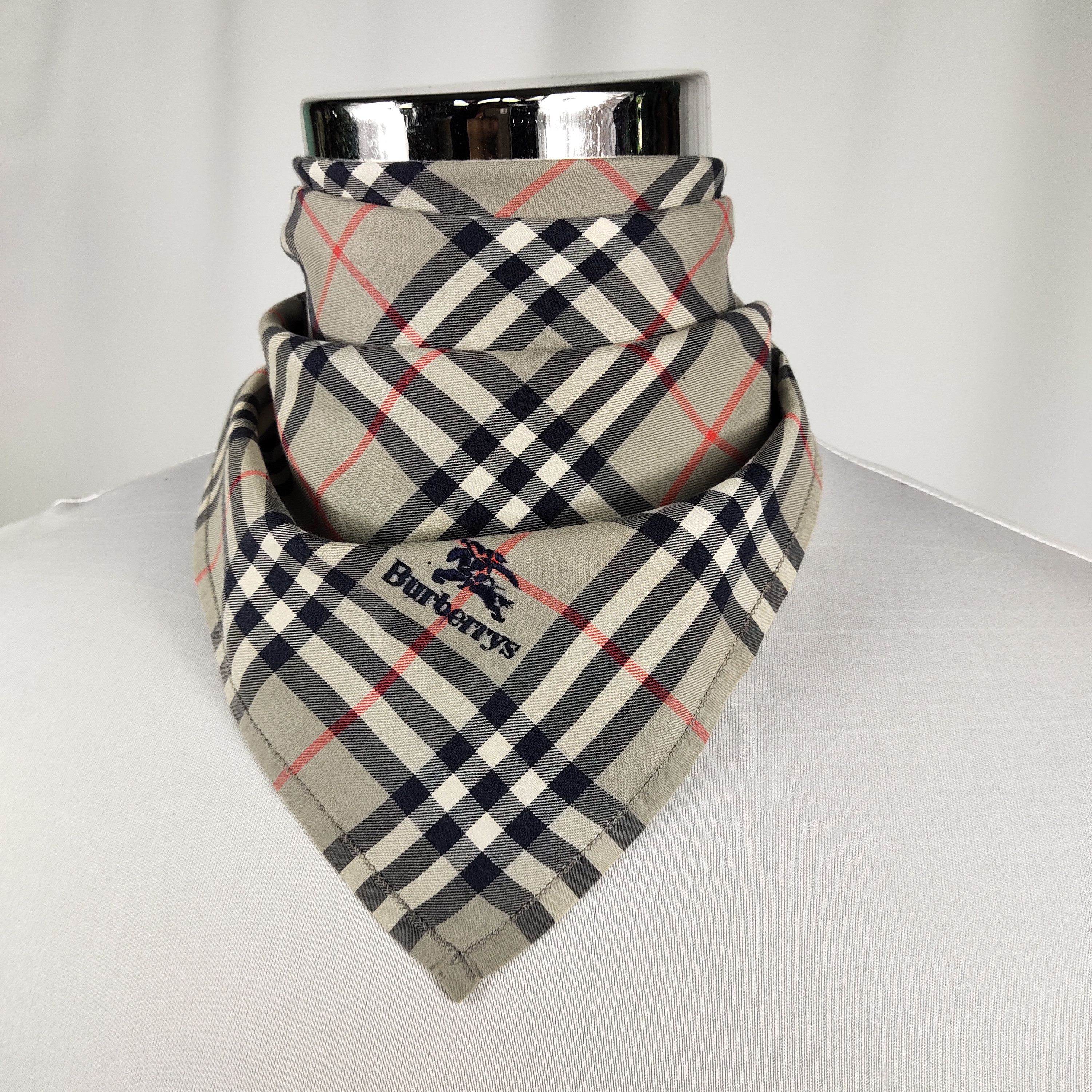 Burberry × Vintage Burberry Handkerchief / Neckerchief /Bandana FZ337 Size ONE SIZE - 1 Thumbnail