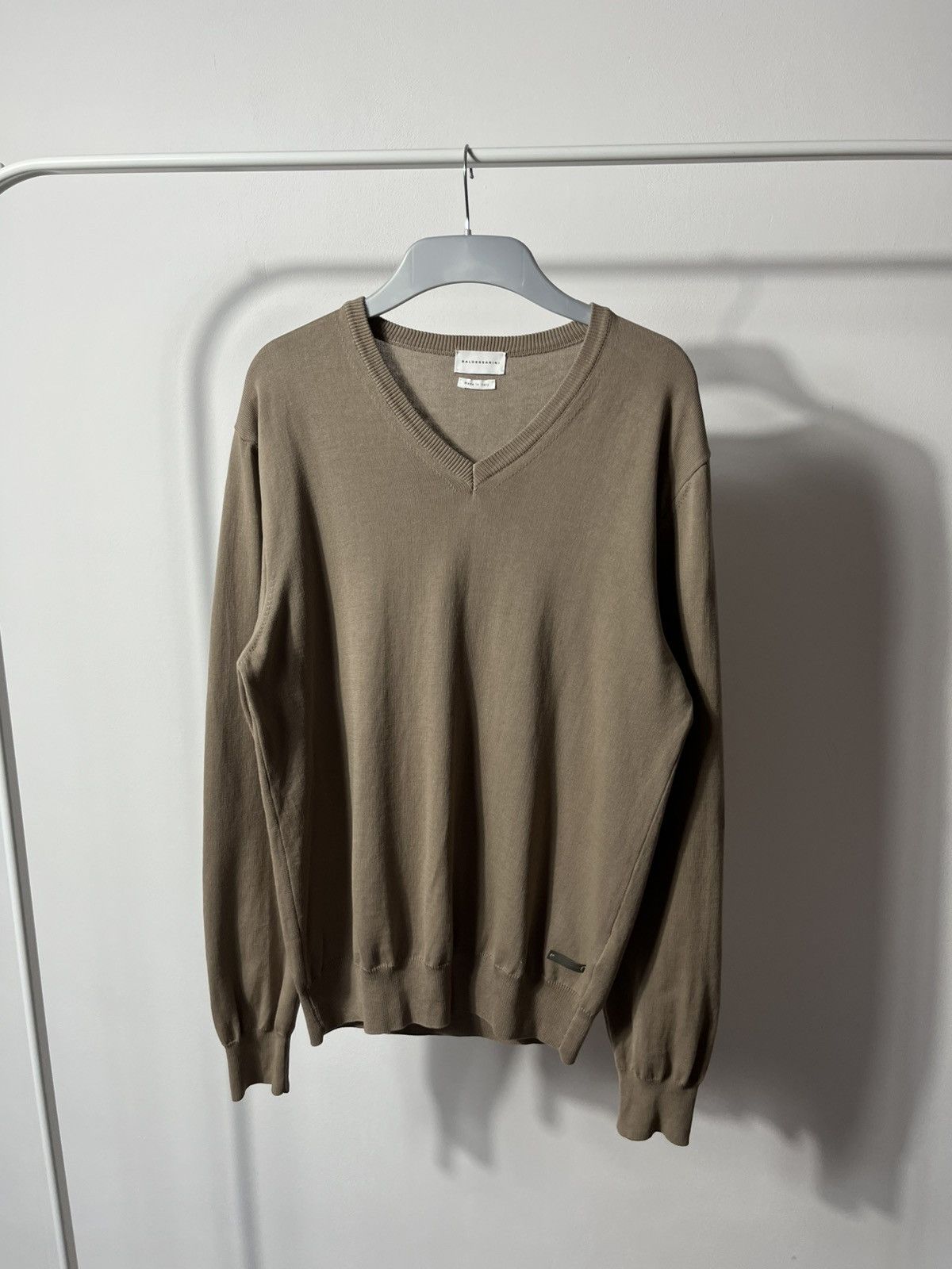 Baldessarini Baldessarini V-Neck Taupe Knit Sweater Made in Italy Size 48 Size US M / EU 48-50 / 2 - 1 Thumbnail