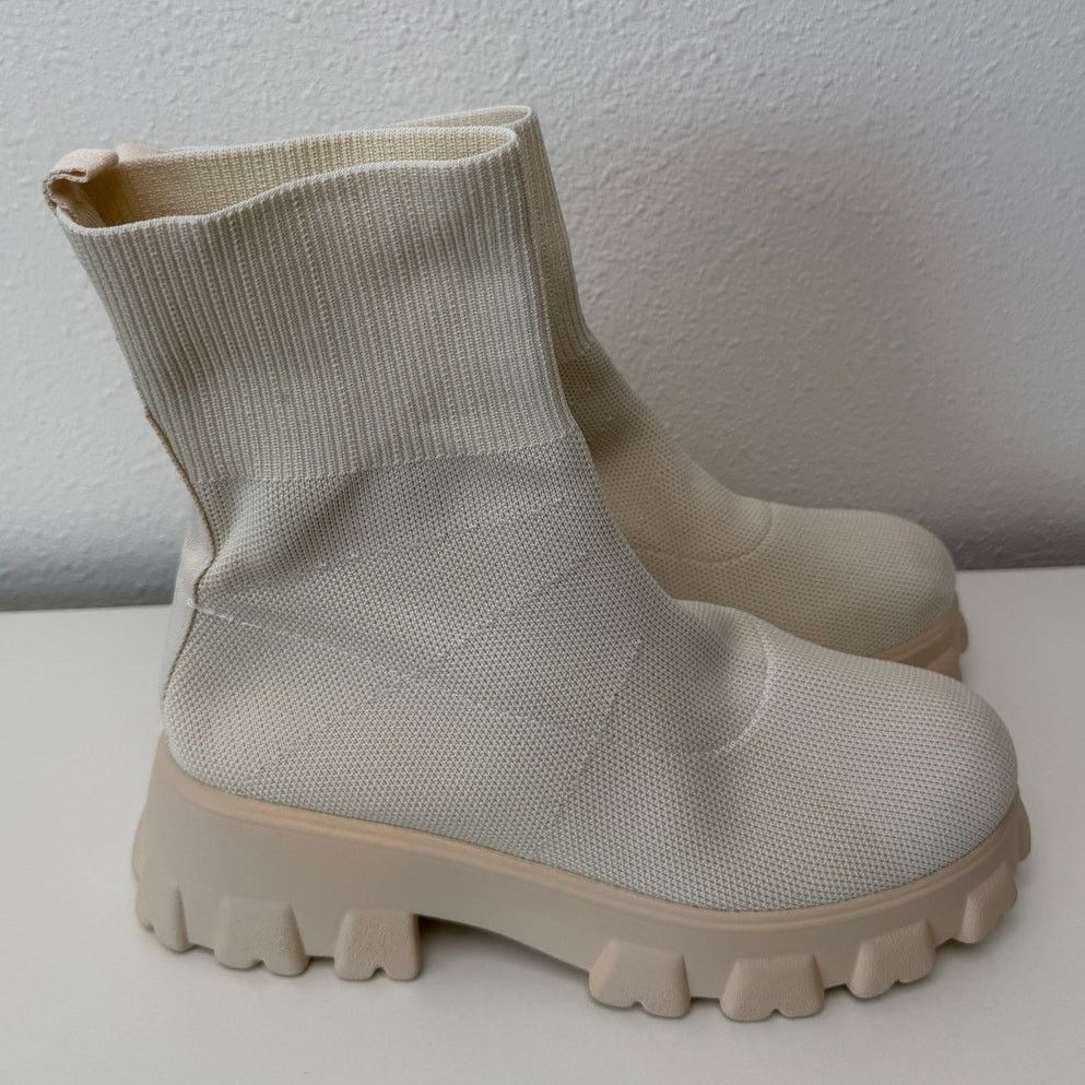 Other Cream Knit Platform Sock Booties Chunky Lug Sole Boots 7 Size US 7 / IT 37 - 6 Thumbnail