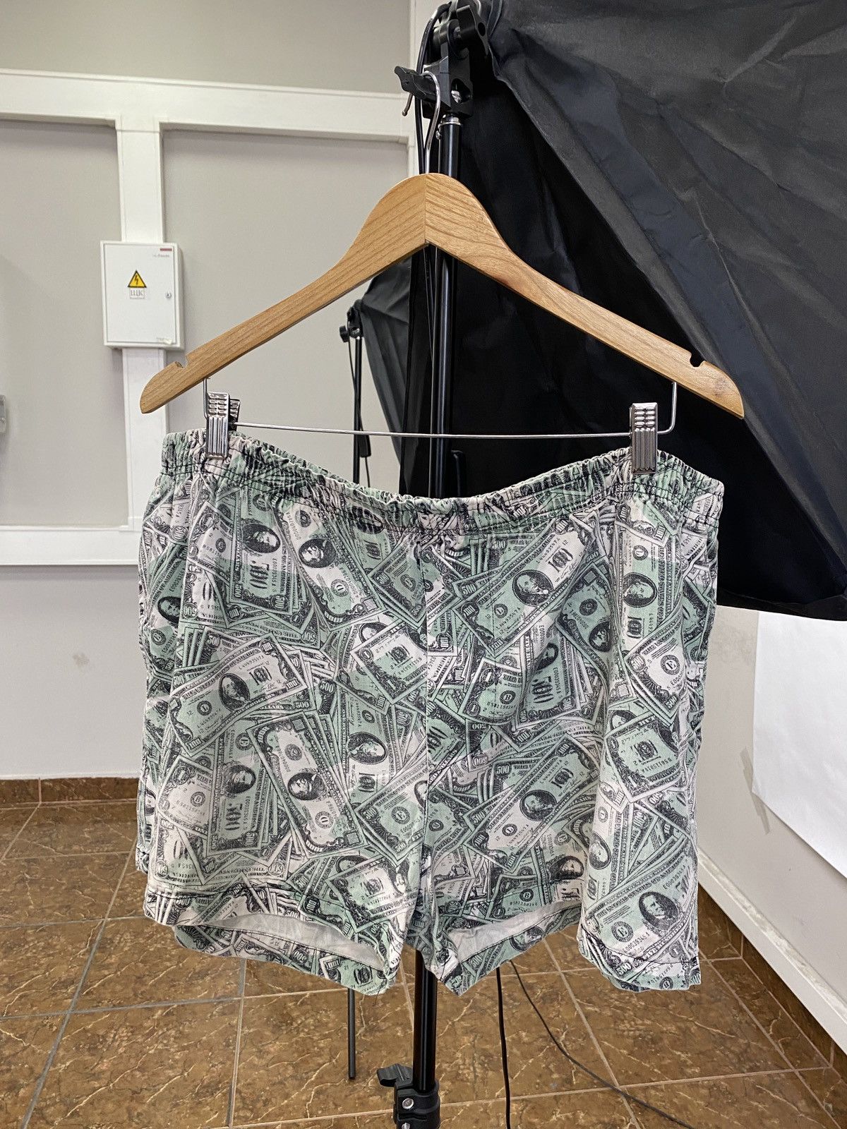 Vintage 💸 Vintage 90s Dollars monogram shorts art crazy hype Y2K USA Size US 34 / EU 50 - 1 Thumbnail