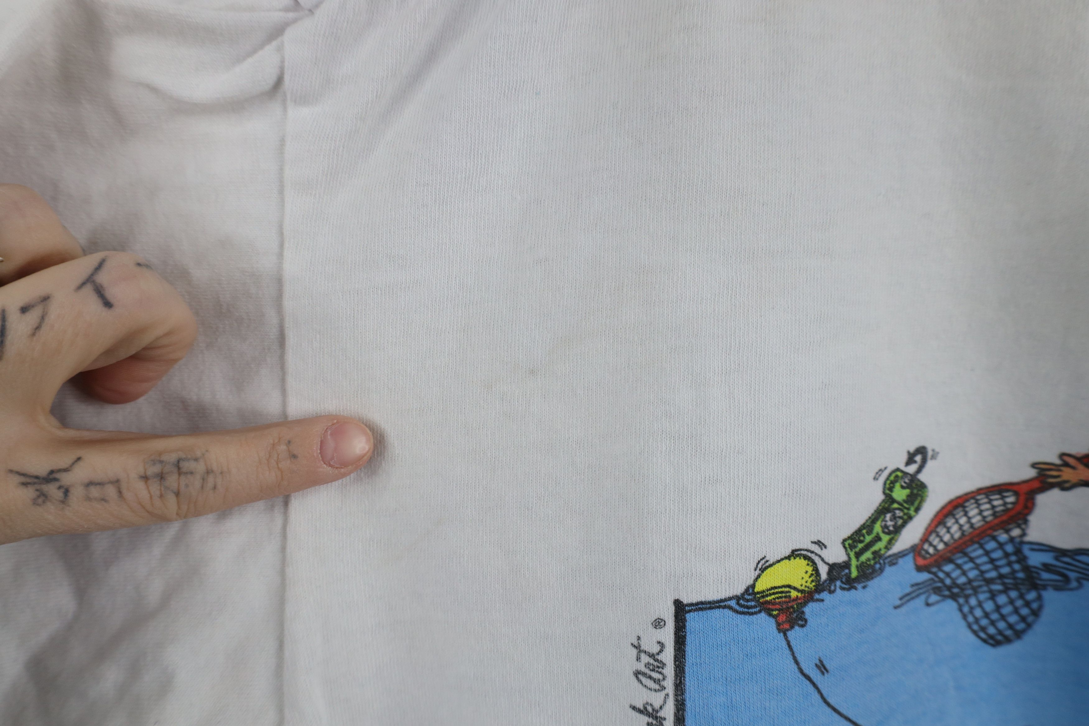 Vintage Vintage 90s Streetwear Funny Comic Shark Fishing T-Shirt USA Size US XL / EU 56 / 4 - 8 Thumbnail