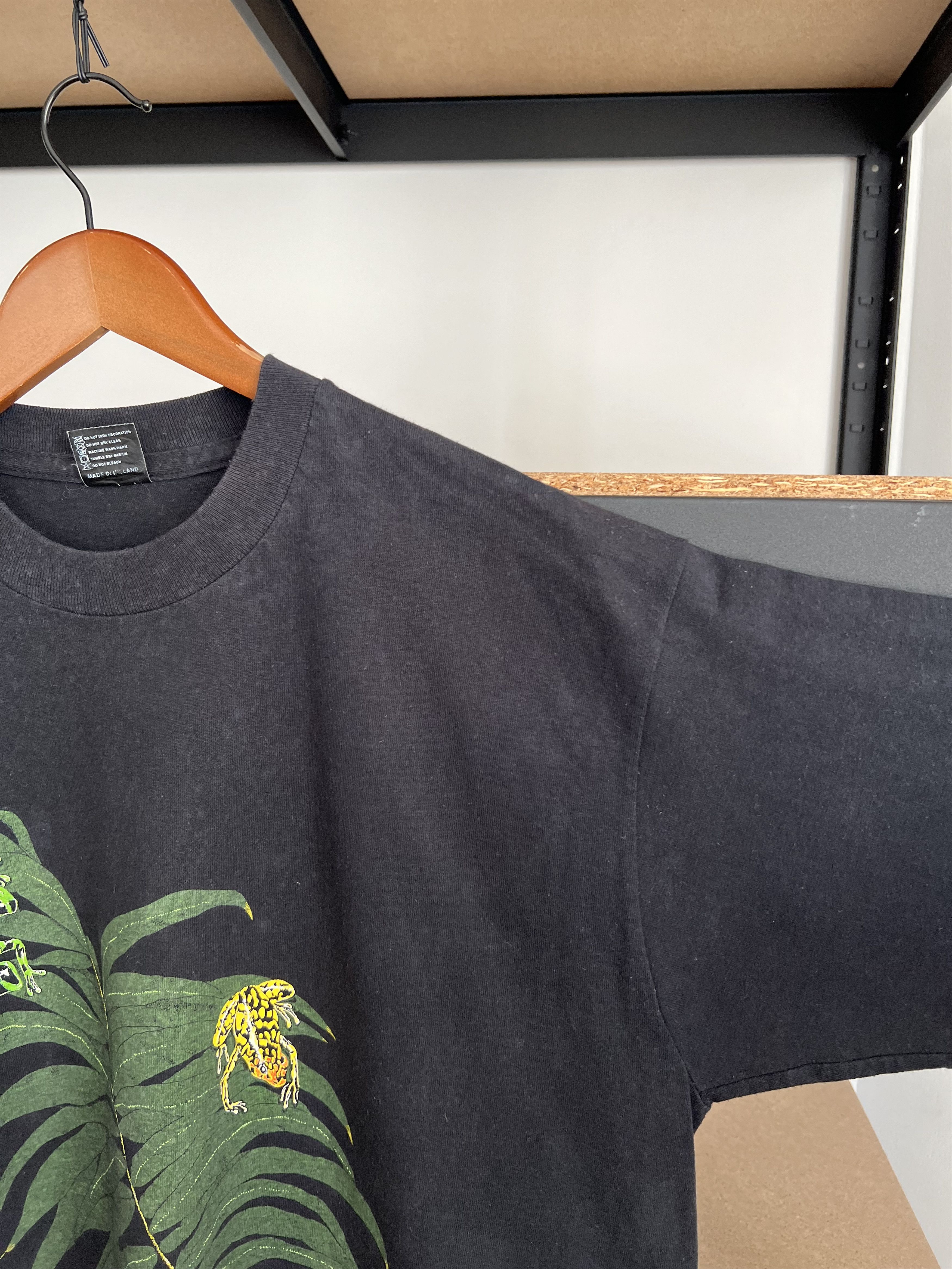 Vintage Vintage 1990 Harlequin Frog Animal Nature Black T-shirt Size US XL / EU 56 / 4 - 13 Thumbnail