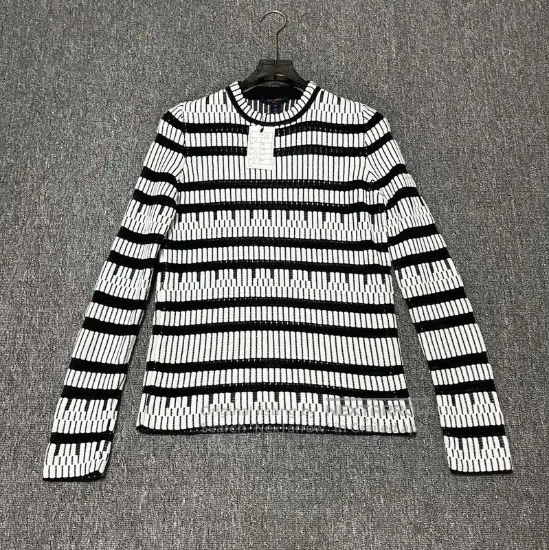 Louis Vuitton Louis Vuitton Women's Striped Knit Sweater . Size M / US 6-8 / IT 42-44 - 1 Thumbnail