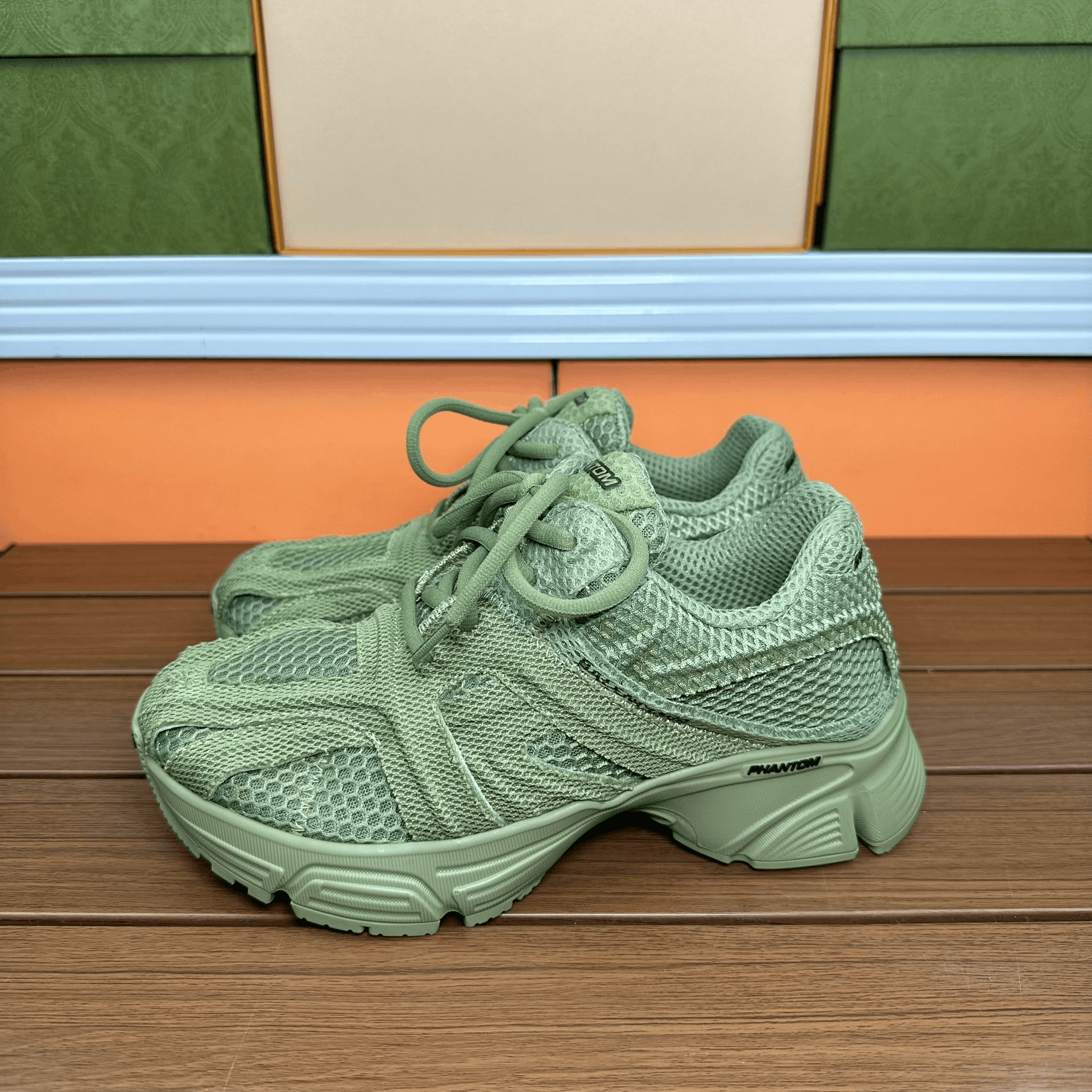 Balenciaga Balenciaga Green Lowtop Sneakers it_36 Women Size US 6 / IT 36 - 1 Thumbnail