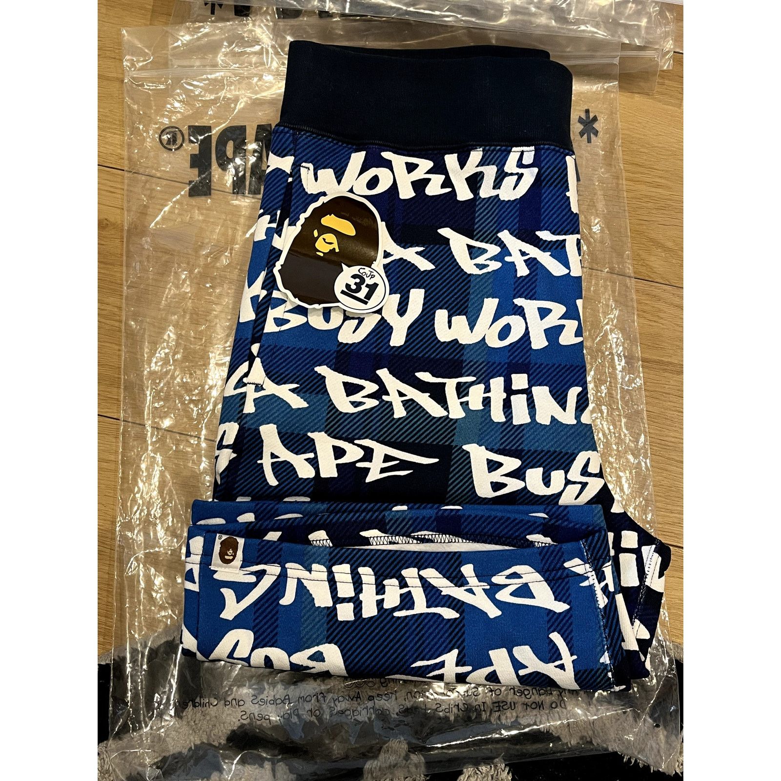Bape BAPE GRAFFITI CHECK SWEAT SHORTS Size US 36 / EU 52 - 3 Thumbnail