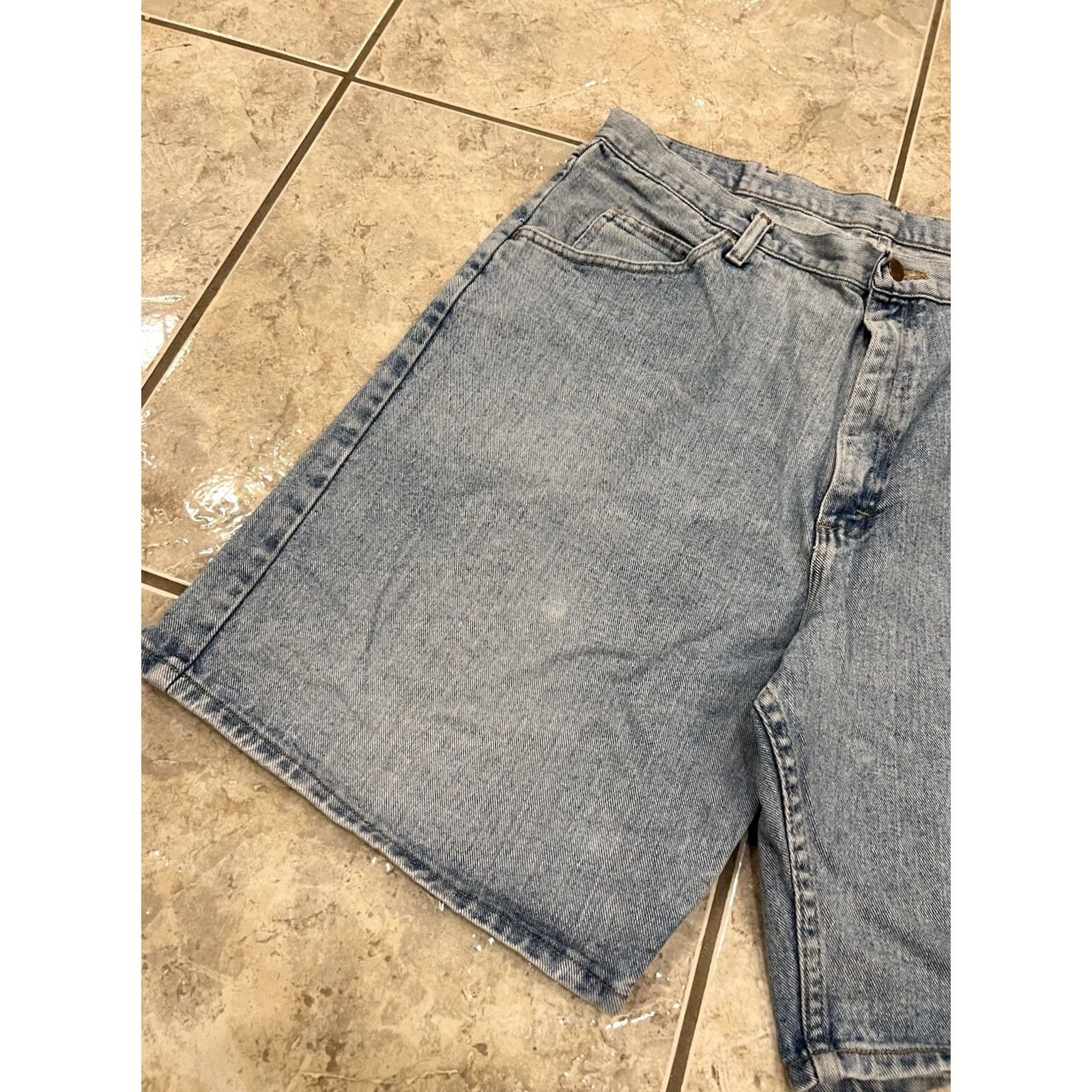 Wrangler Mens 40 Wrangler Relaxed Fit Denim Blue Jean Shorts 10" Classic Jorts Distressed Size US 40 / EU 56 - 6 Thumbnail