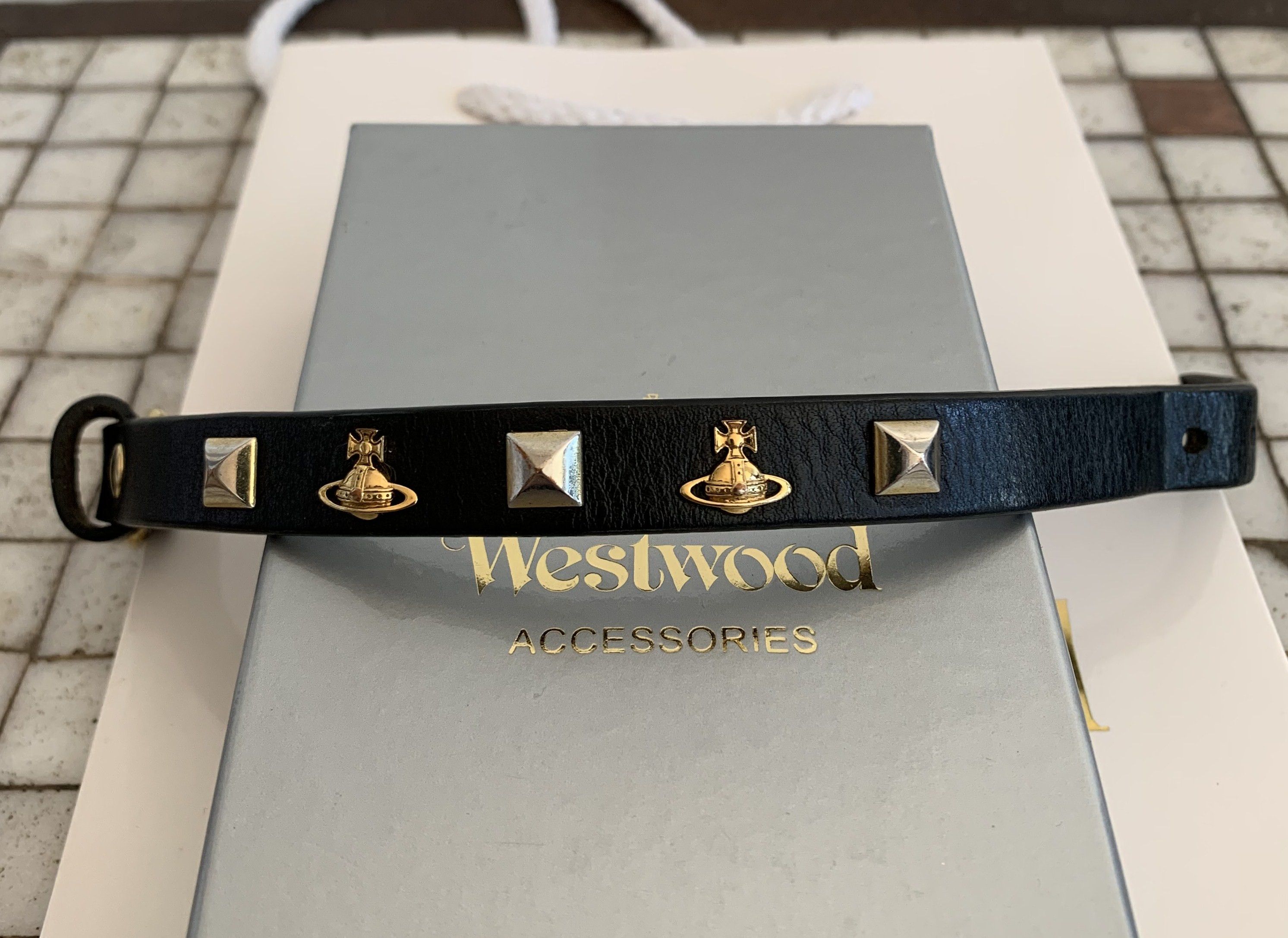 Vivienne Westwood S/S 2019 Vivienne Westwood Norfolk Leather Bracelet + Box Size ONE SIZE - 11 Thumbnail