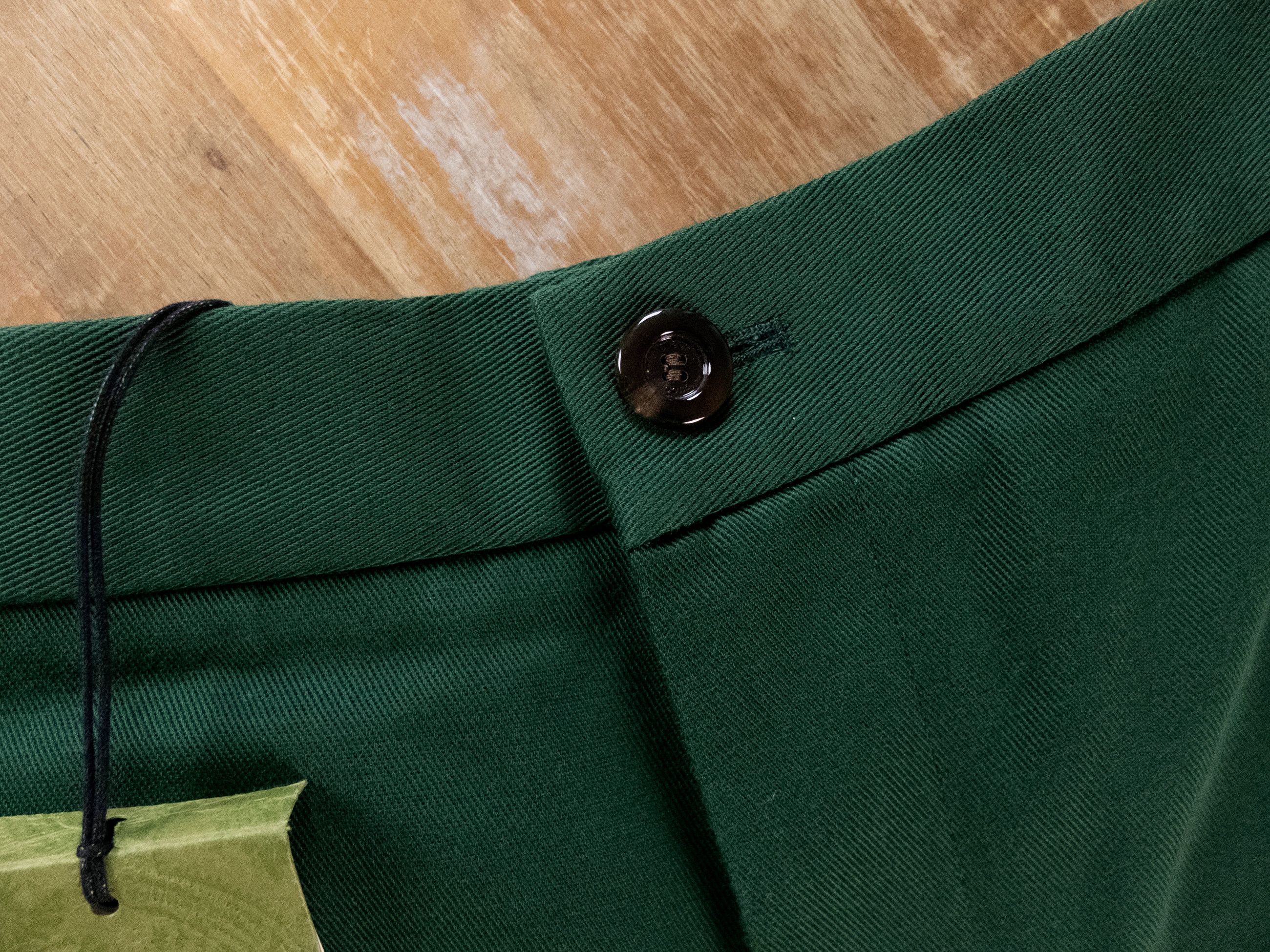 Gucci GUCCI green cotton shorts with crease and waist stripes 32 Size US 32 / EU 48 - 5 Thumbnail