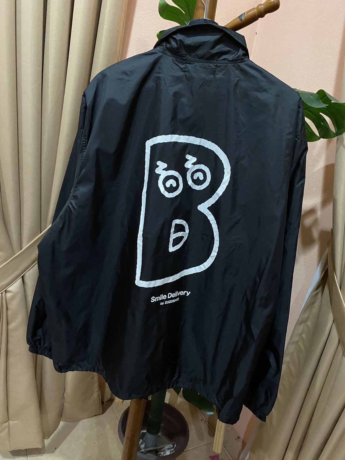 Other ZOZOBASE SMILE DELIVERY NYLON COACH JACKET Size US XL / EU 56 / 4 - 9 Thumbnail