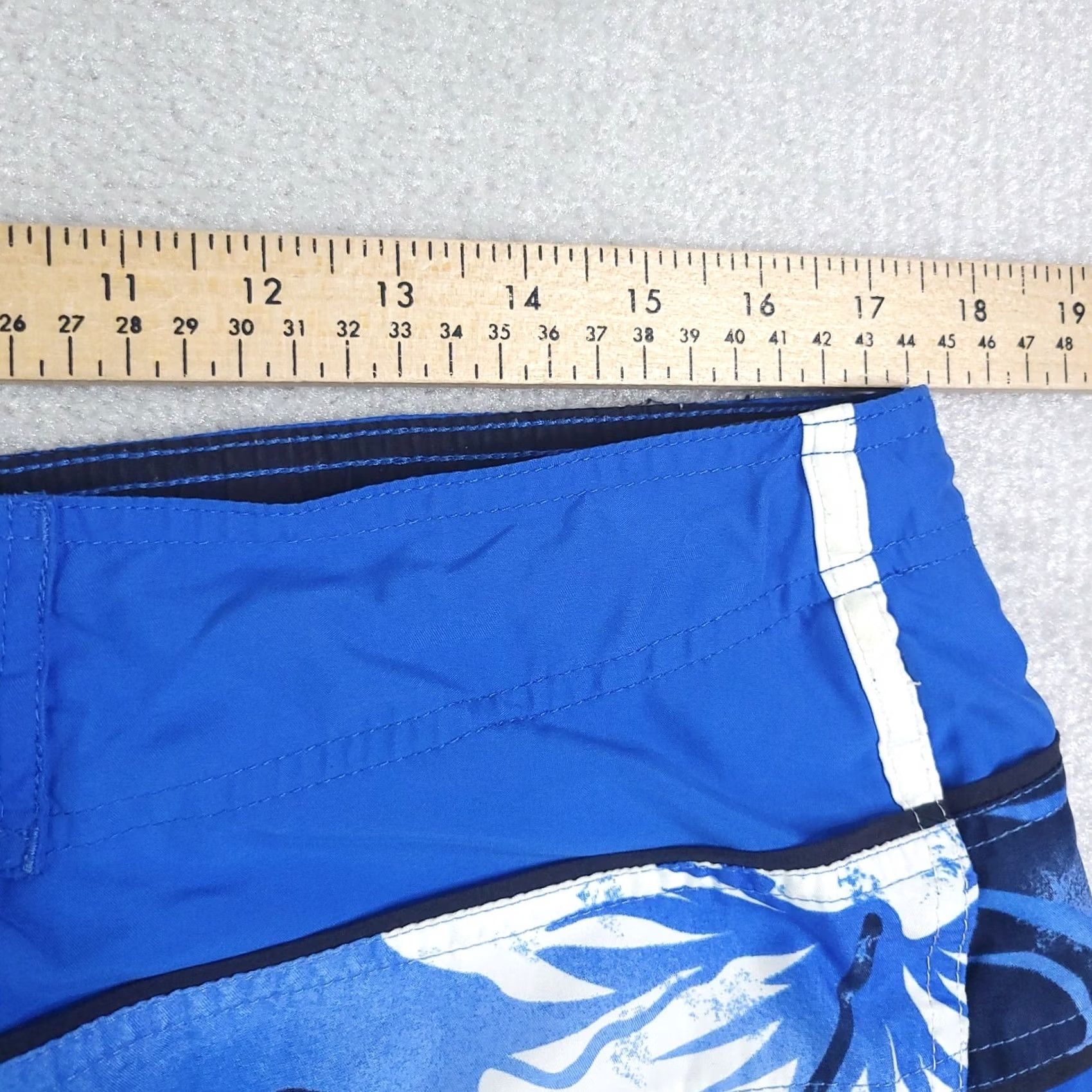 Speedo Speedo Swim Trunks Mens Medium Blue Hawaiian Print Draw String Pockets Polyester 90s Vintage? No, Floral Bottoms Shirt? Size ONE SIZE - 4 Thumbnail