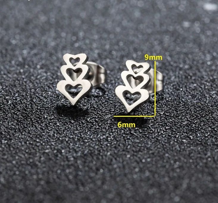 Jewelry Multiple Hearts Stud Earrings Charm Earring Gift Size ONE SIZE - 2 Thumbnail