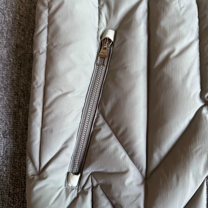 Louis Vuitton Louis Vuitton Silver-grey down jacket vest 2502-Nextarrow Size 46R - 3 Thumbnail