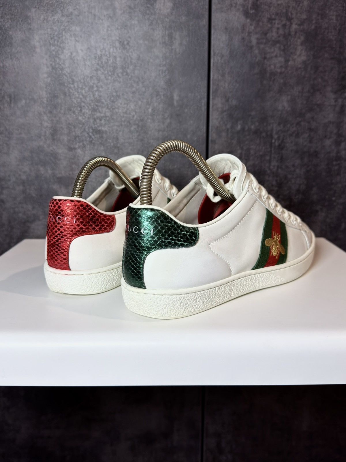 Gucci Gucci Ace Bee Low Top Sneakers Tom Ford Golden Goose Dior Size US 7 / IT 37 - 10 Thumbnail