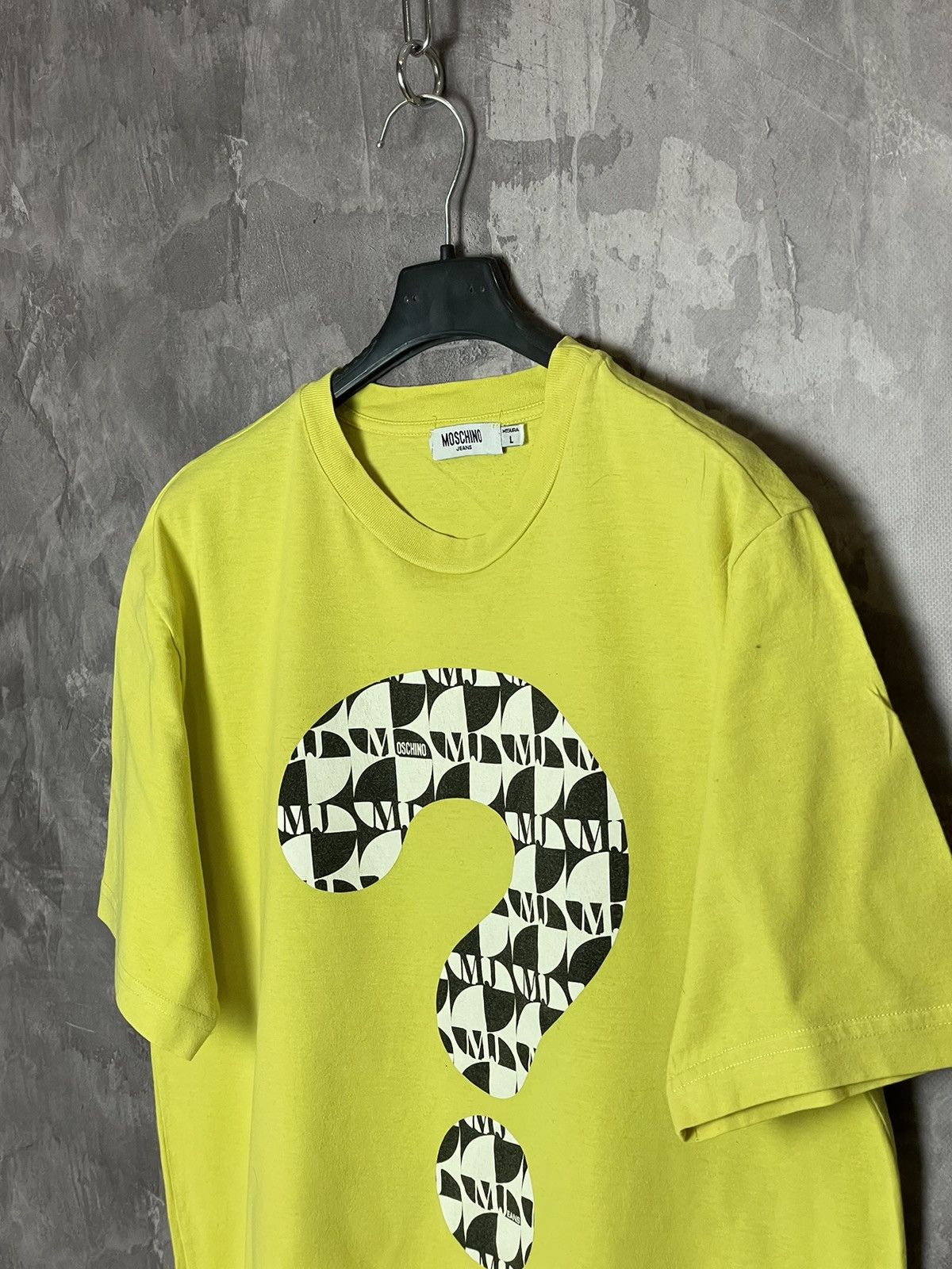 Designer × Moschino × Vintage Vintage Moschino Jeans Question Mark t shirt Size US L / EU 52-54 / 3 - 7 Thumbnail