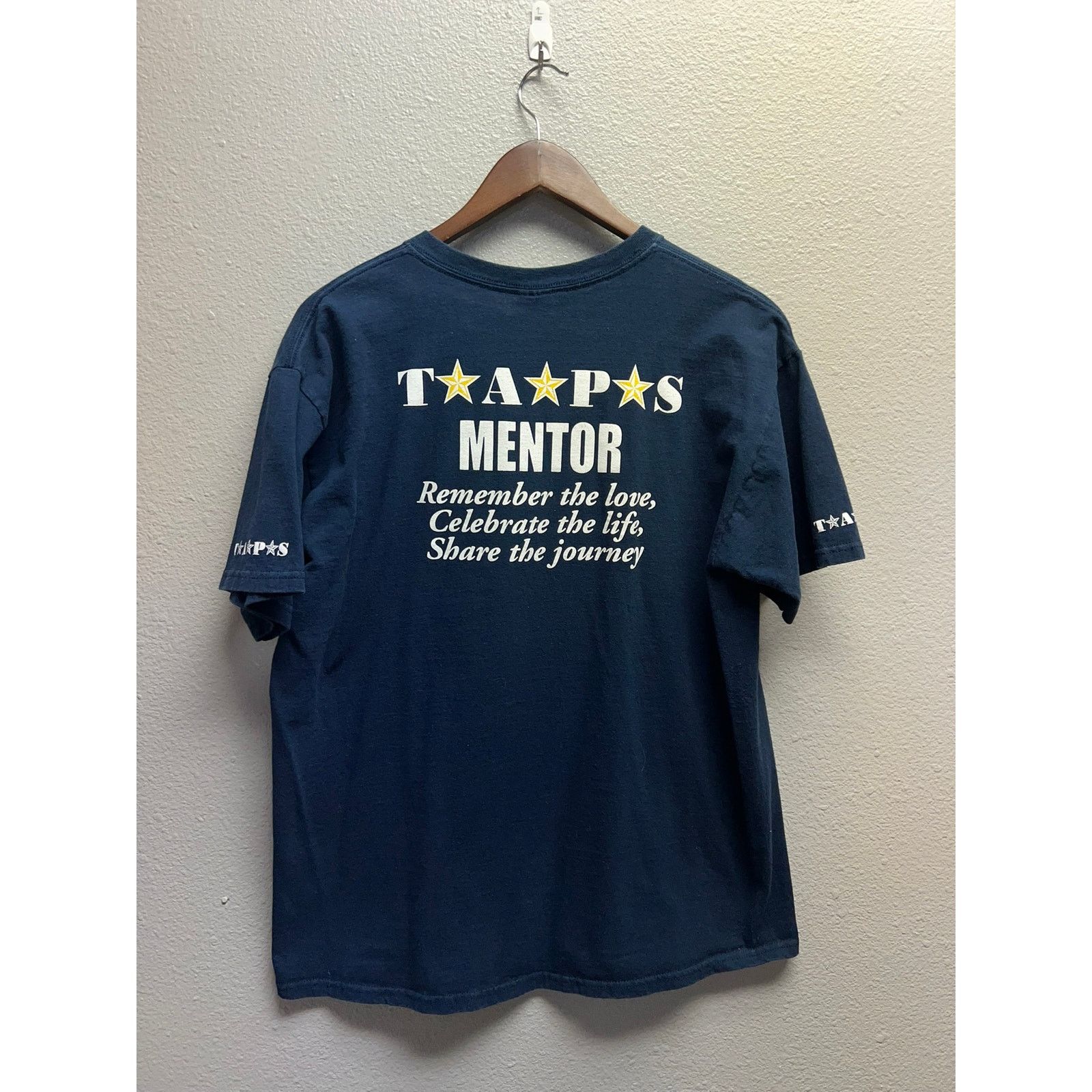 Gildan Taps Mentor Shirt Tragedy Assistance Program For Survivors L Size US L / EU 52-54 / 3 - 6 Thumbnail